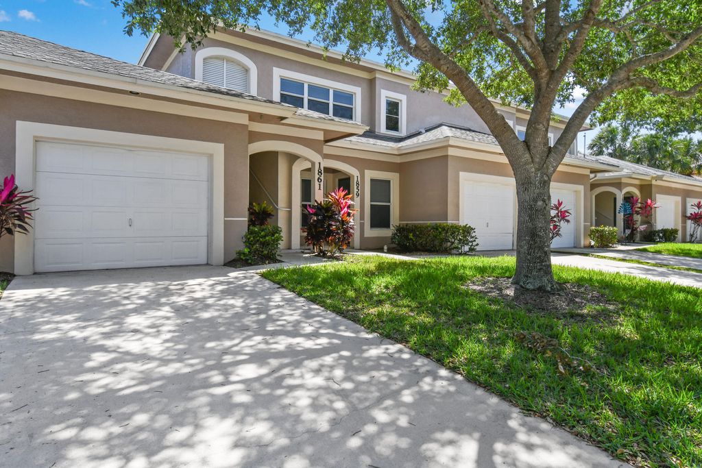 Photo of 1861 S Dovetail Drive #D1, Fort Pierce, FL 34982 (MLS # R10784390)