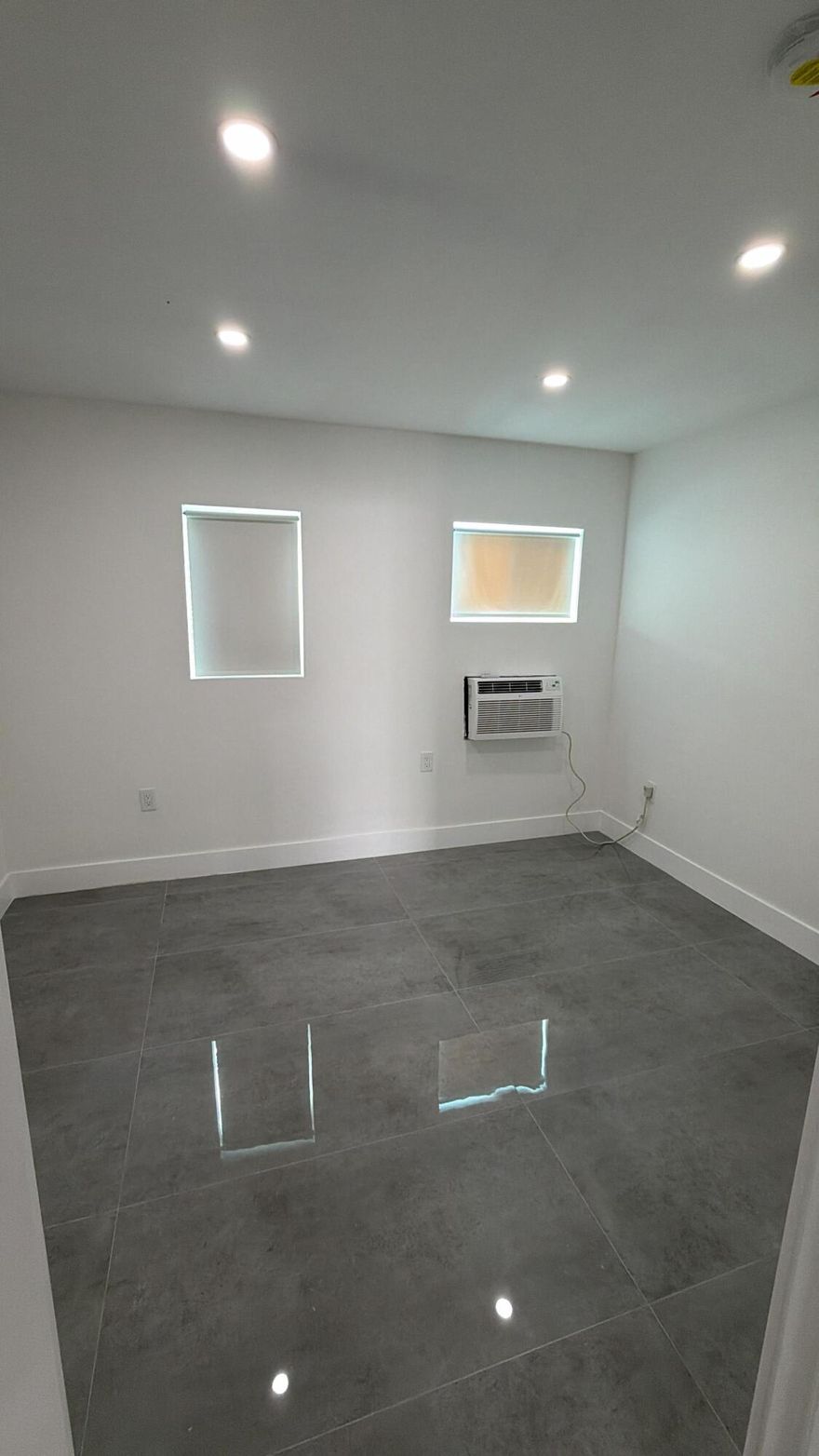 Fully renovated 1BD on the 2nd floor with great natural light and privacy. Features a modern kitchen with quartz countertops, stainless steel appliances, impact windows, and on-site laundry. Private parking available in front and back of the building. Prime South Beach location just steps from the ocean, dining, and entertainment!