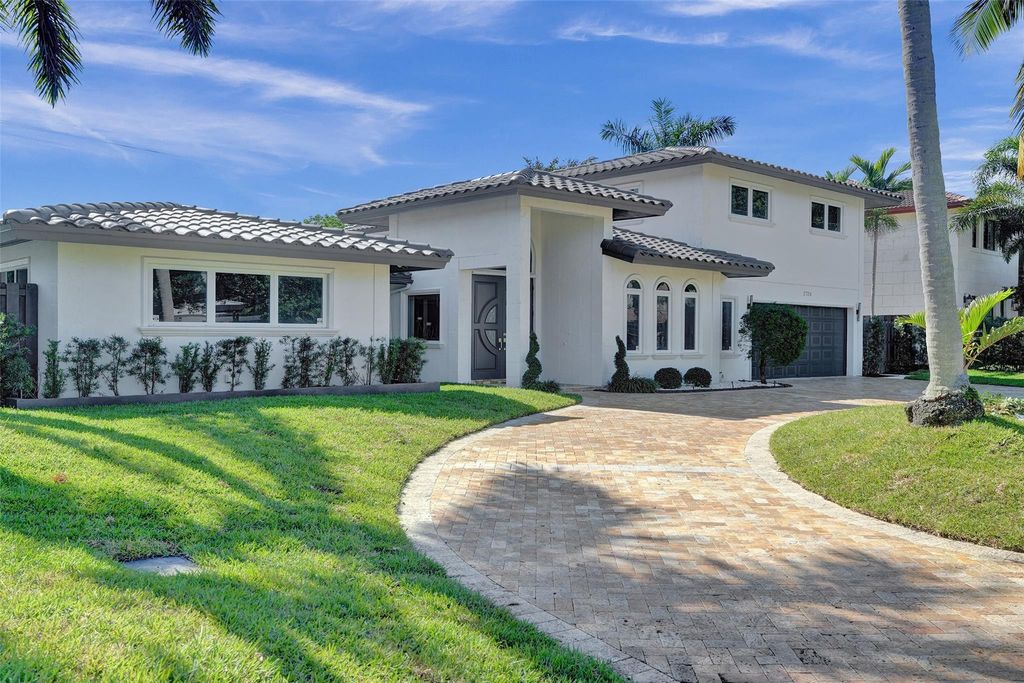 Photo of 2724 NE 35th Street, Fort Lauderdale, FL 33306 (MLS # F10471260)