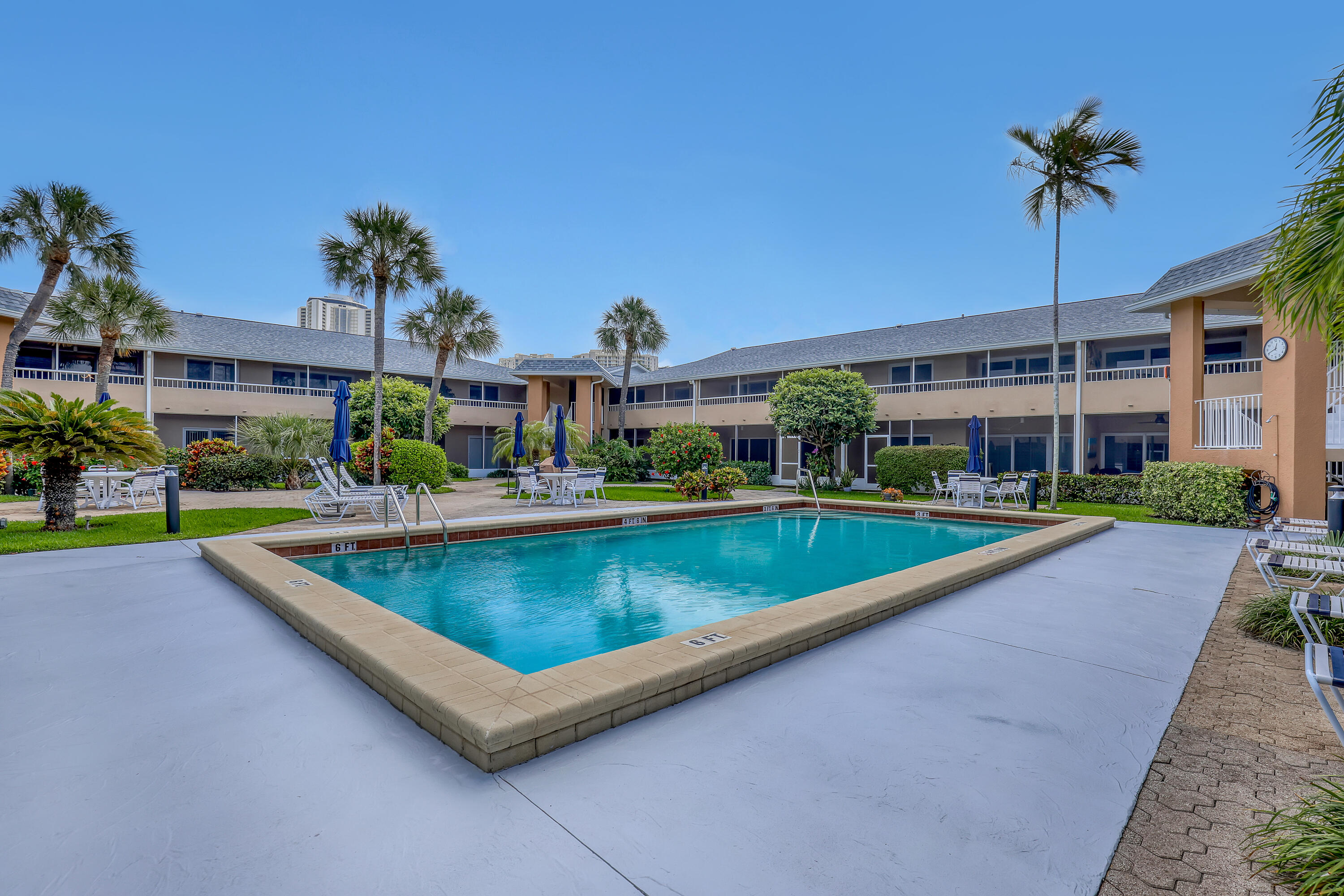 COURTYARD CONDO - Residential