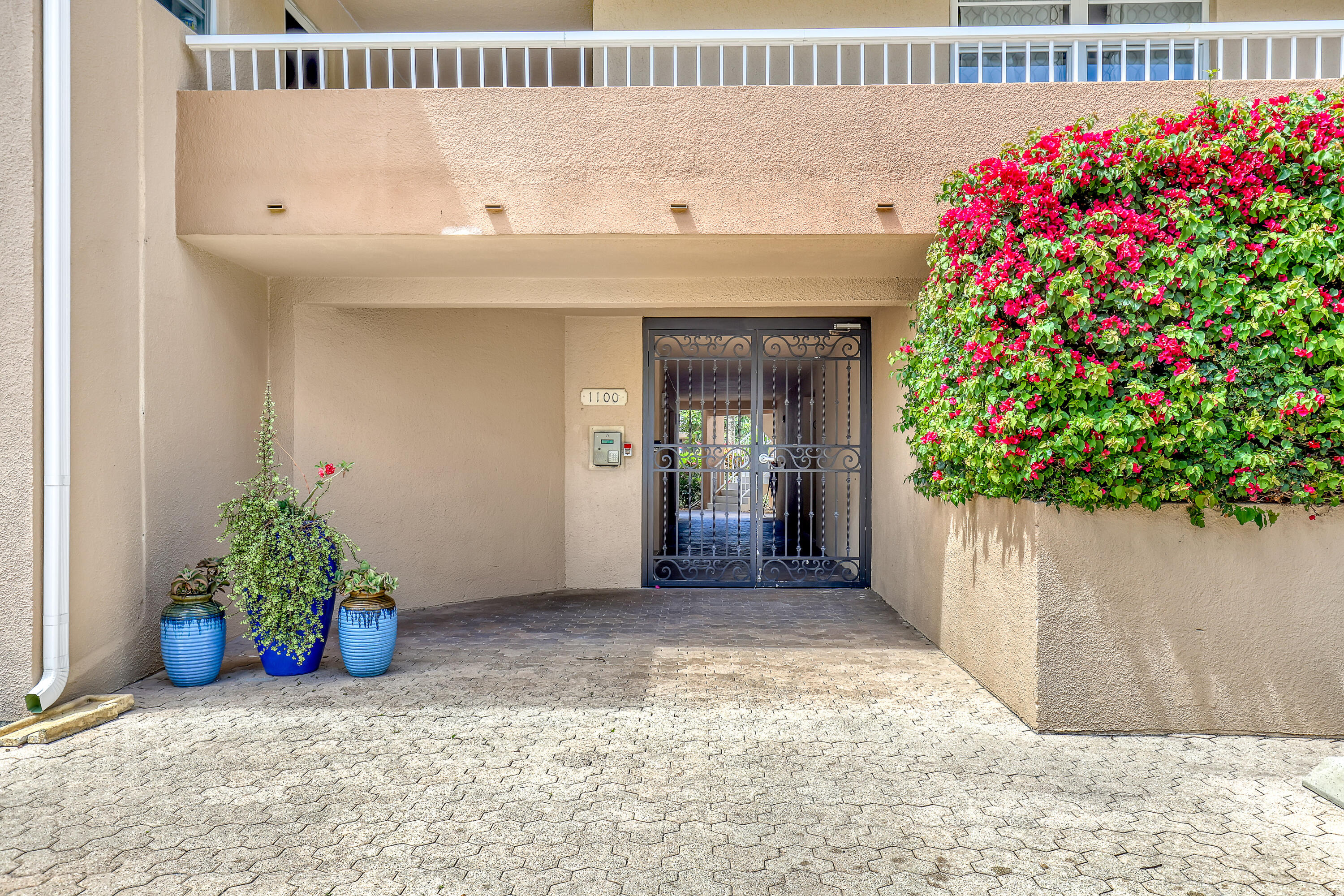 COURTYARD CONDO - Residential
