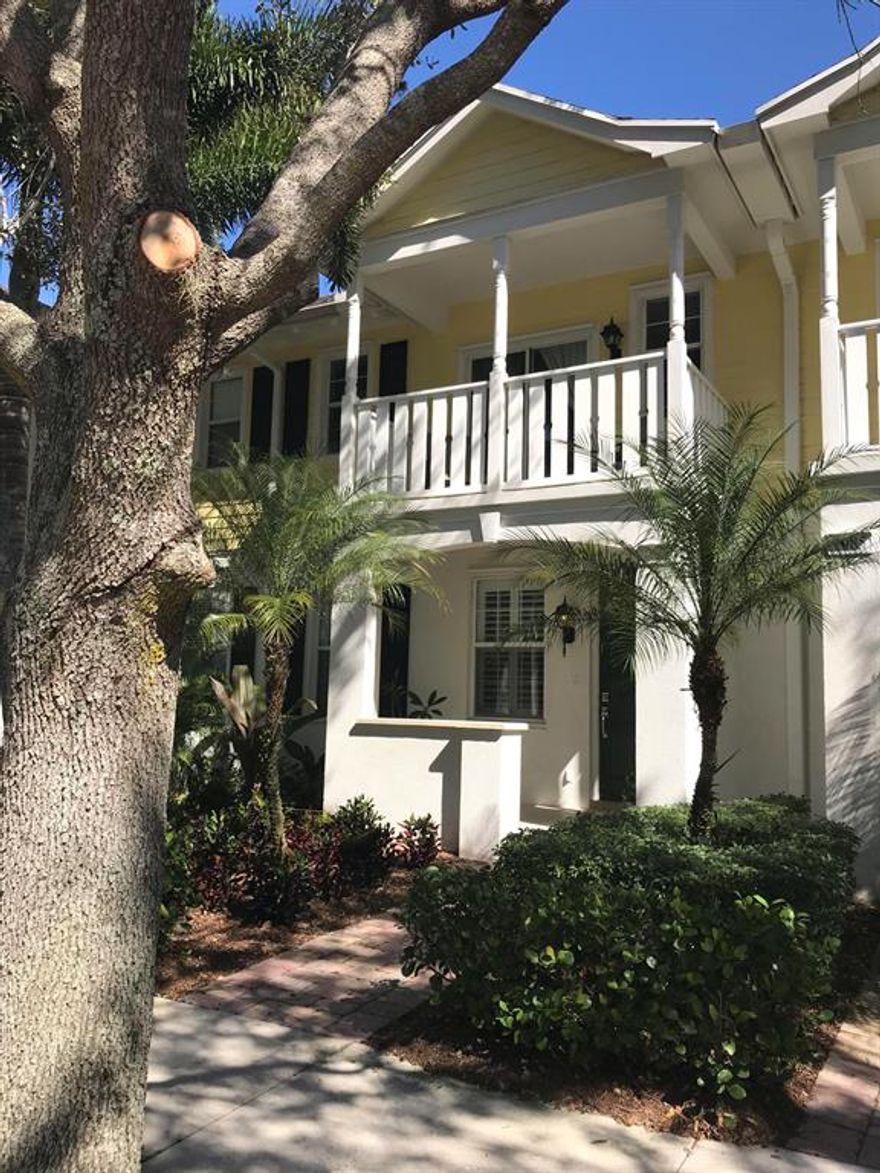 Beautiful Abacoa DiVosta-built Townhouse featuring Stainless Steel Appliances, Hardwood Flooring, Diagonally Laid tile, Central Vacuum, Upgraded White Kitchen with High End Finishes in Kitchen and Laundry rooms.  Half Bath next to Laundry.  All freshly deep cleaned and really lovely!  2 full Bathrooms and Master plus 2 additional Bedrooms or Den upstairs.  Tree lined street close to Martinique Pool & Clubhouse, A-Rated Schools, Shopping, Golf, Beaches, the Best Restuarants, Abacoa Town Ctr and Scripps Roger Dean Stadium.  Additional parking in alley.  Centrally located with easy access to I95 & Turnpike.  LL looking for strong, solid credit scores.