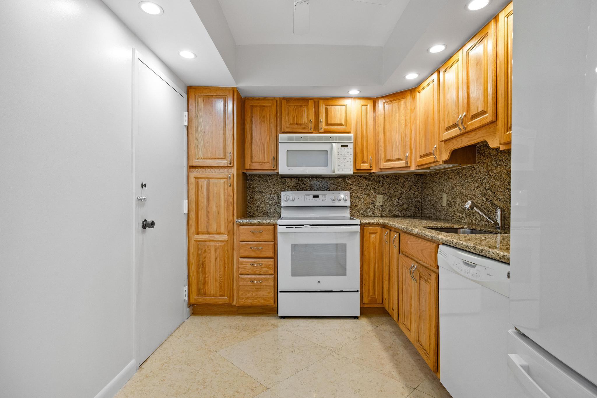 HEMISPHERES CONDO - Residential