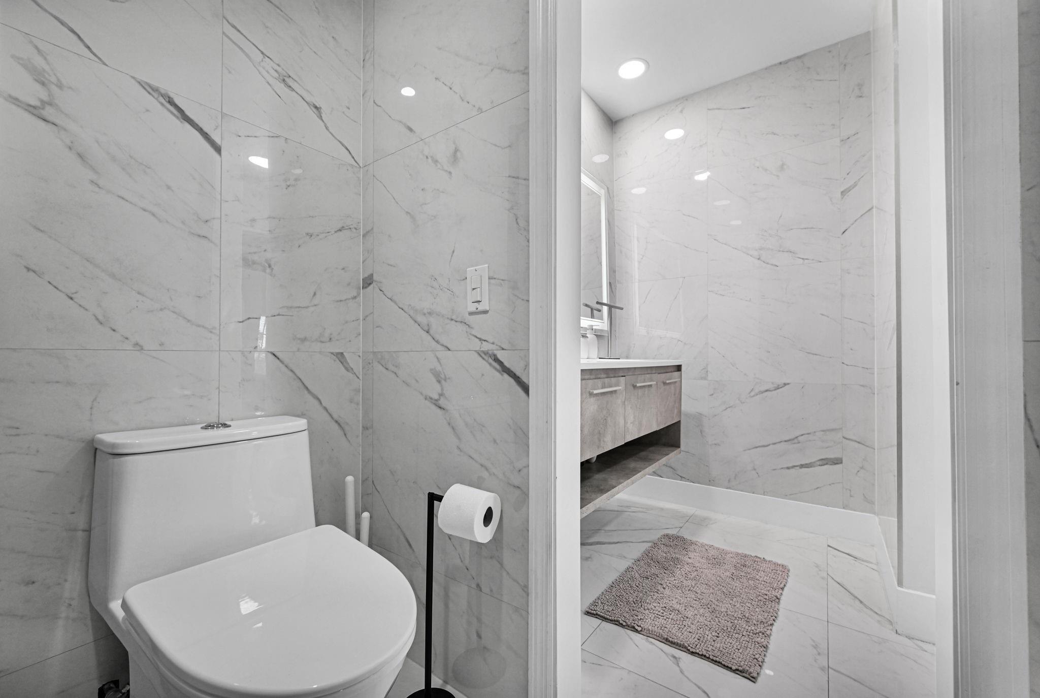 Bay Colony Club Condo - Residential Lease