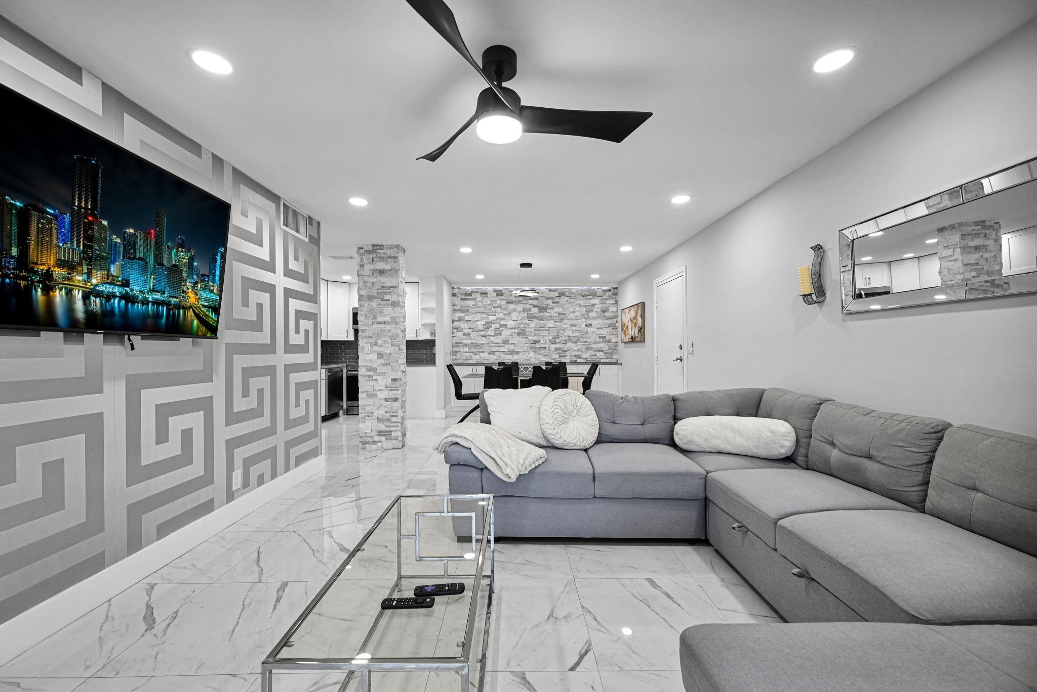 Bay Colony Club Condo - Residential Lease