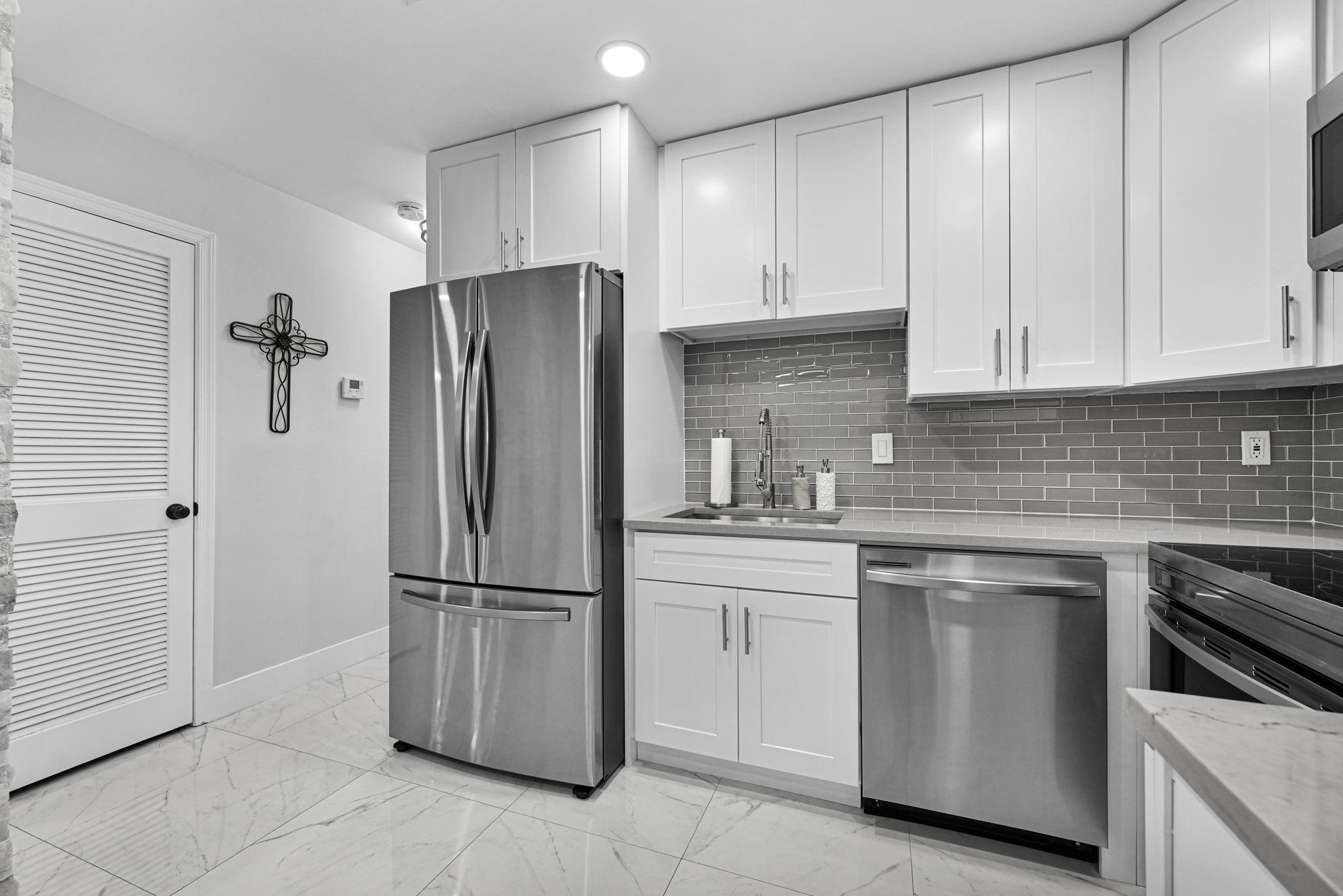 Bay Colony Club Condo - Residential Lease