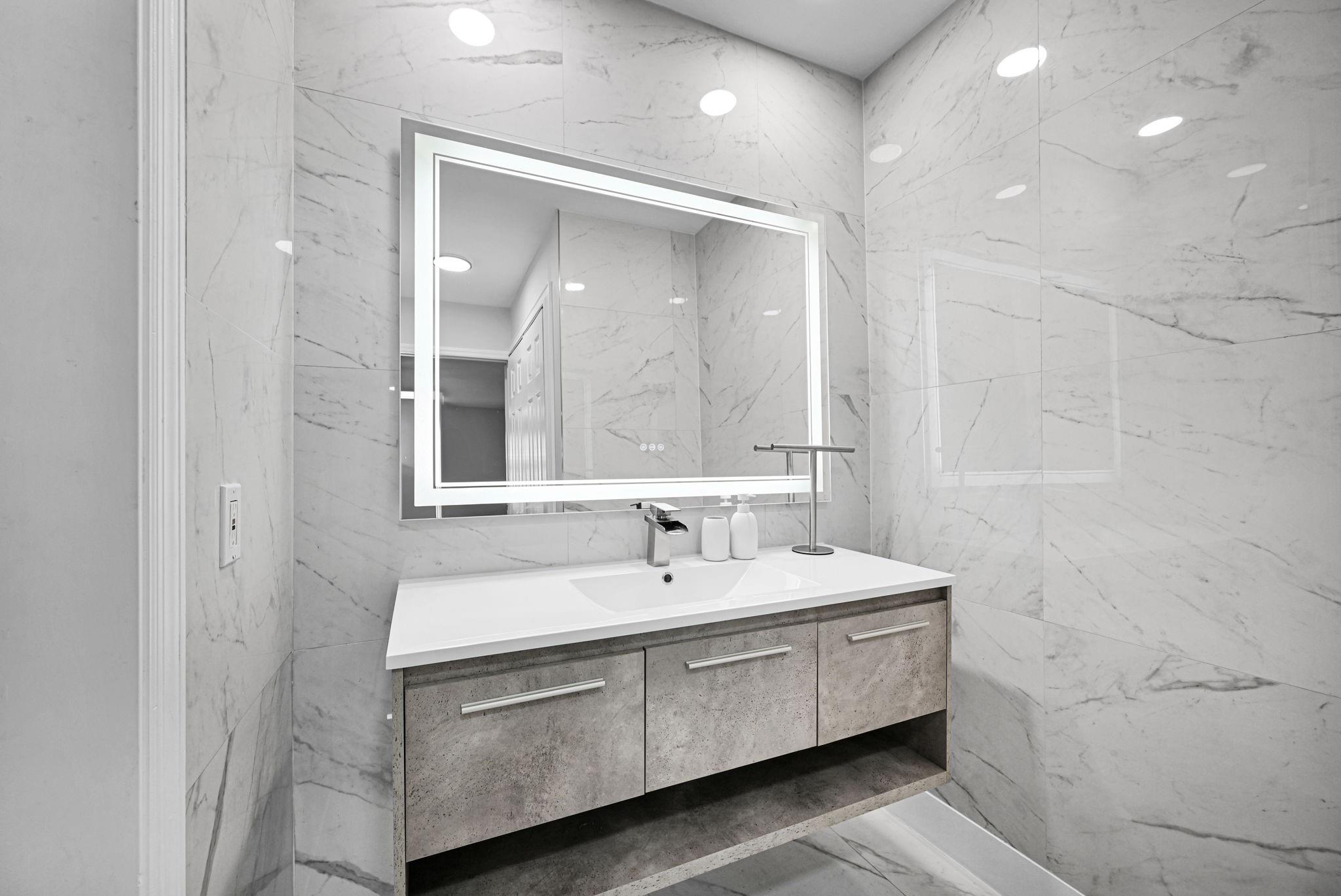 Bay Colony Club Condo - Residential Lease