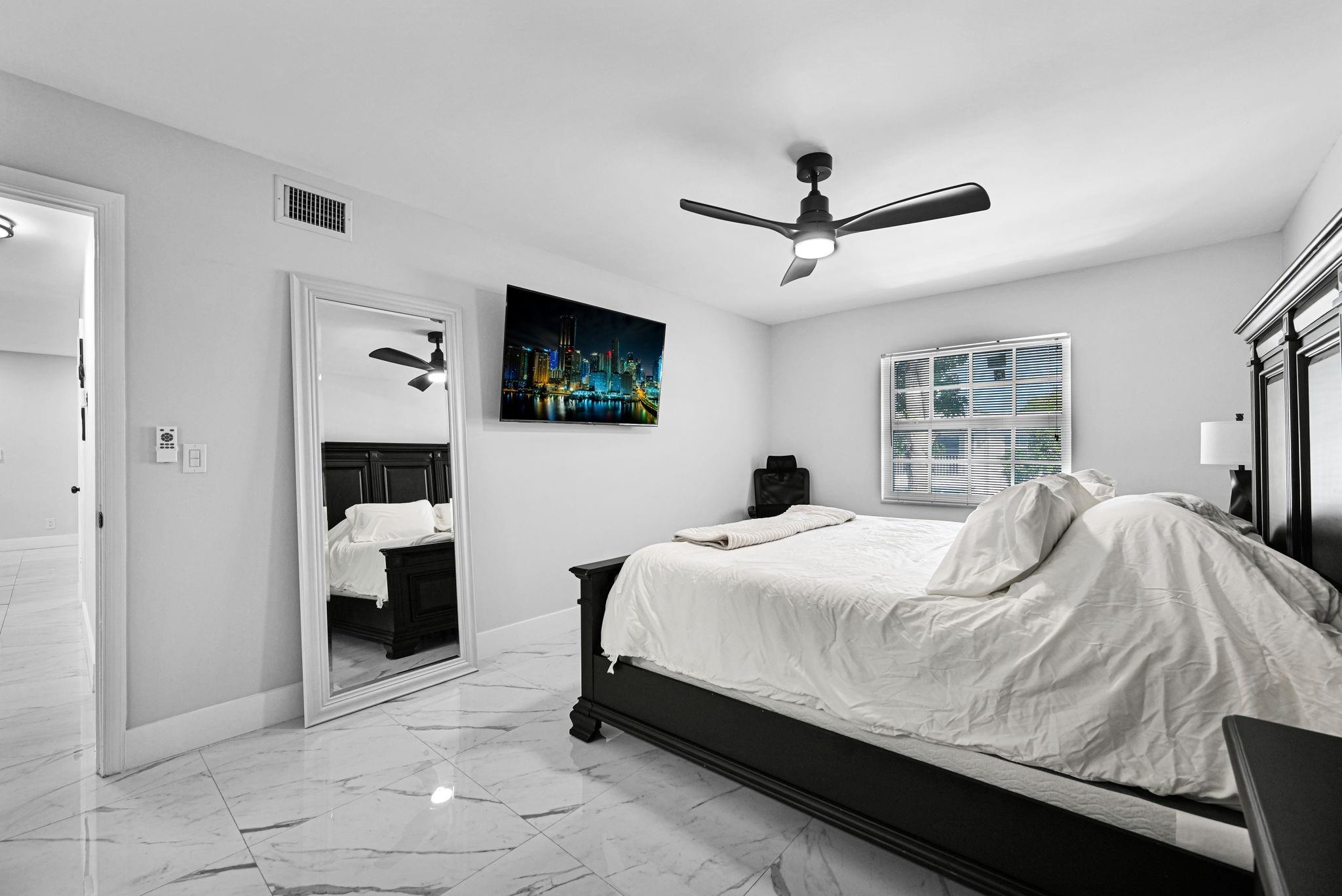 Bay Colony Club Condo - Residential Lease