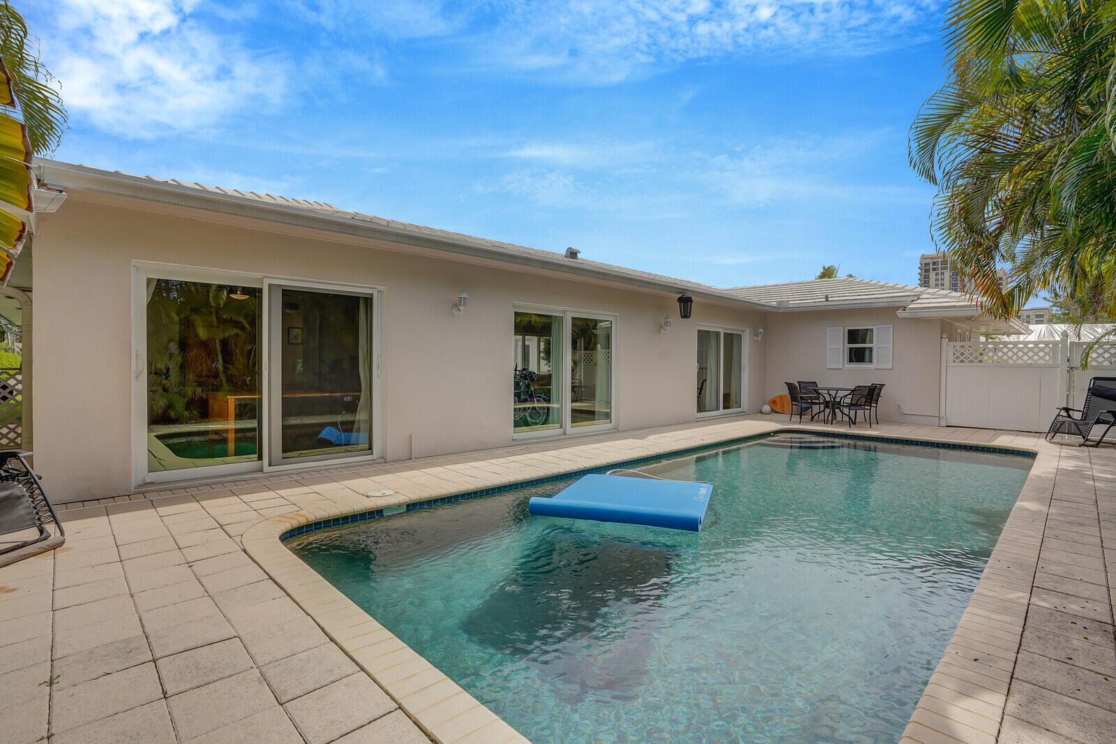 PALM BEACH ISLES 1 - Residential