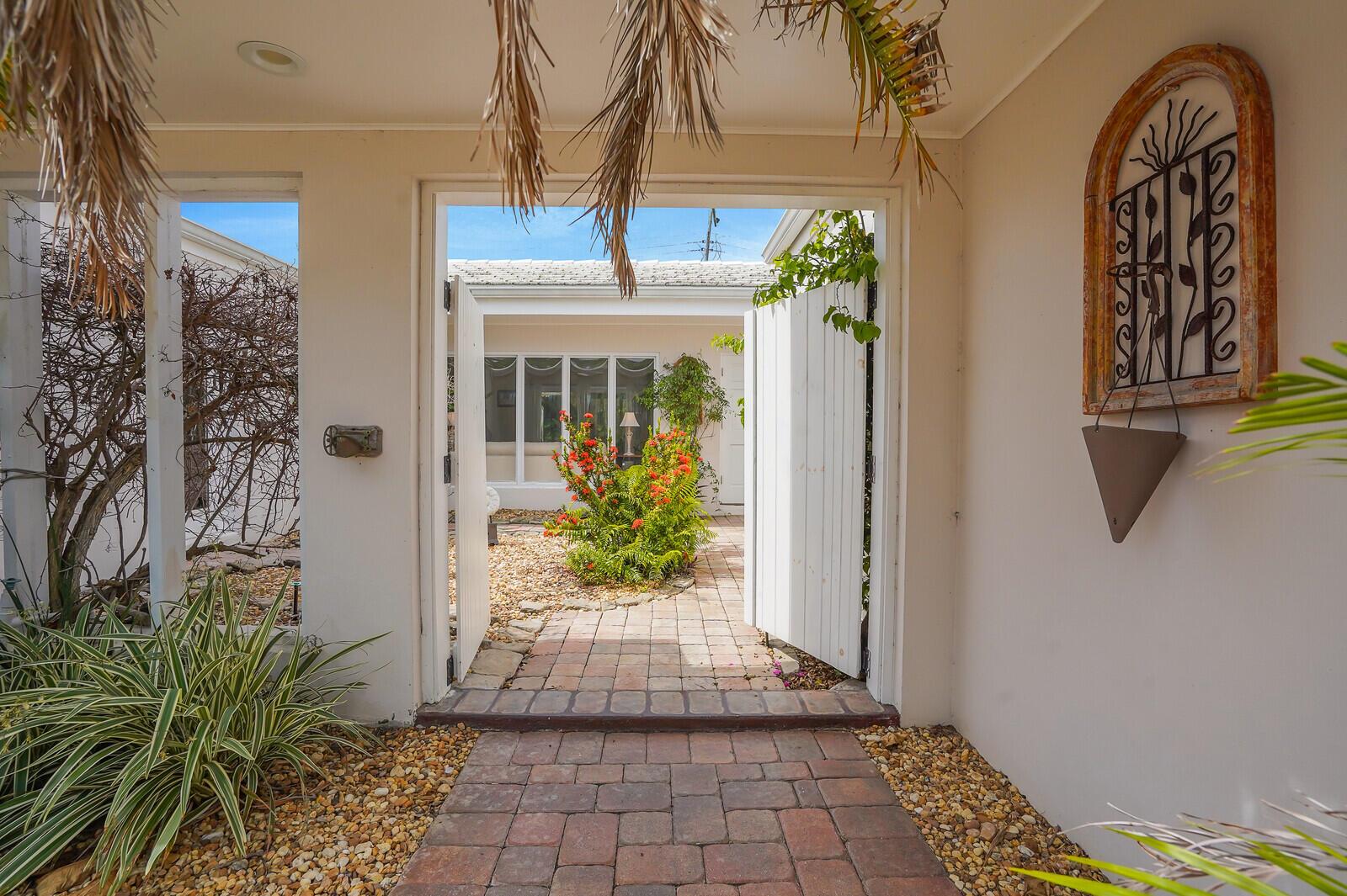 PALM BEACH ISLES 1 - Residential