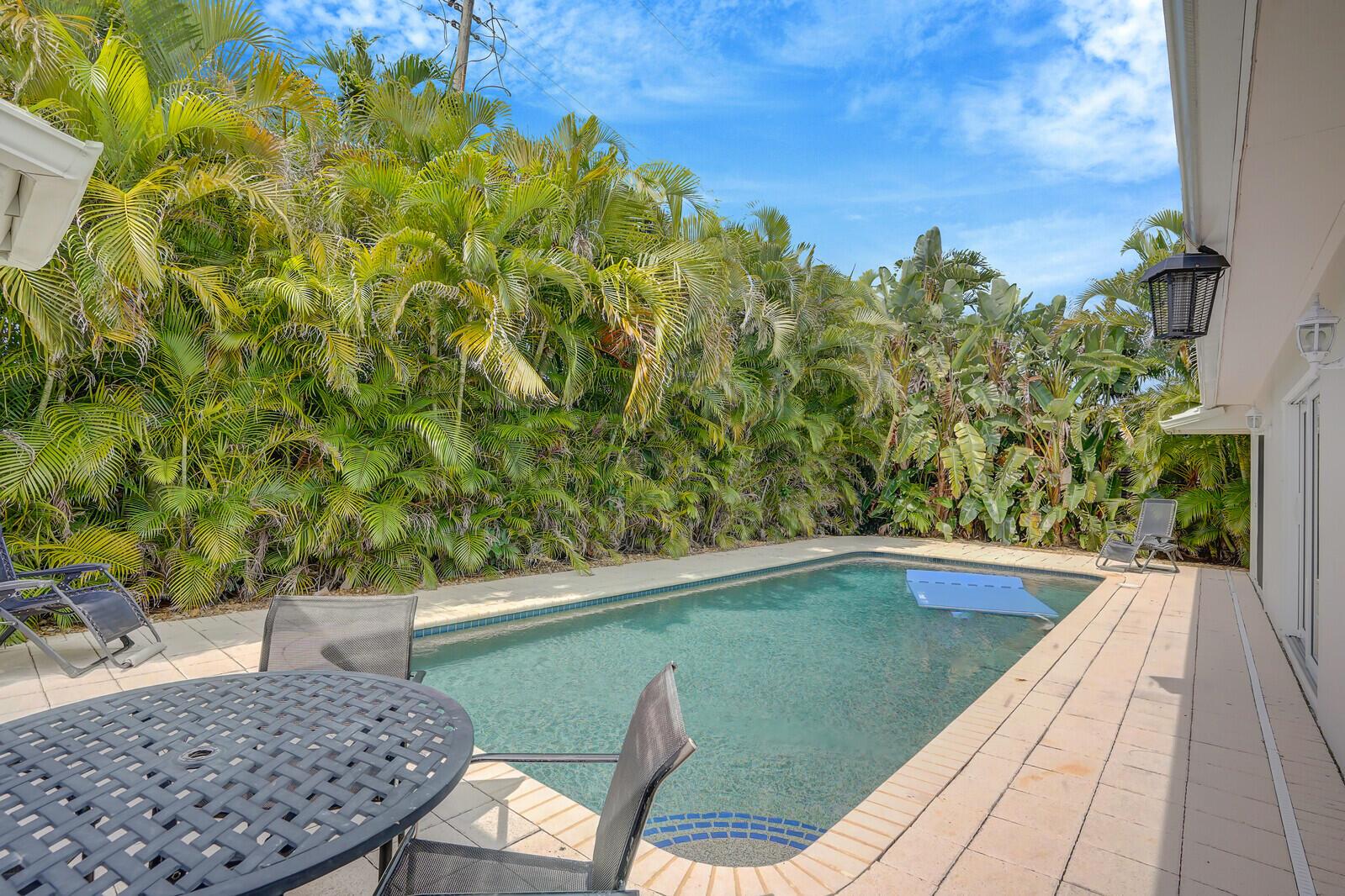 PALM BEACH ISLES 1 - Residential