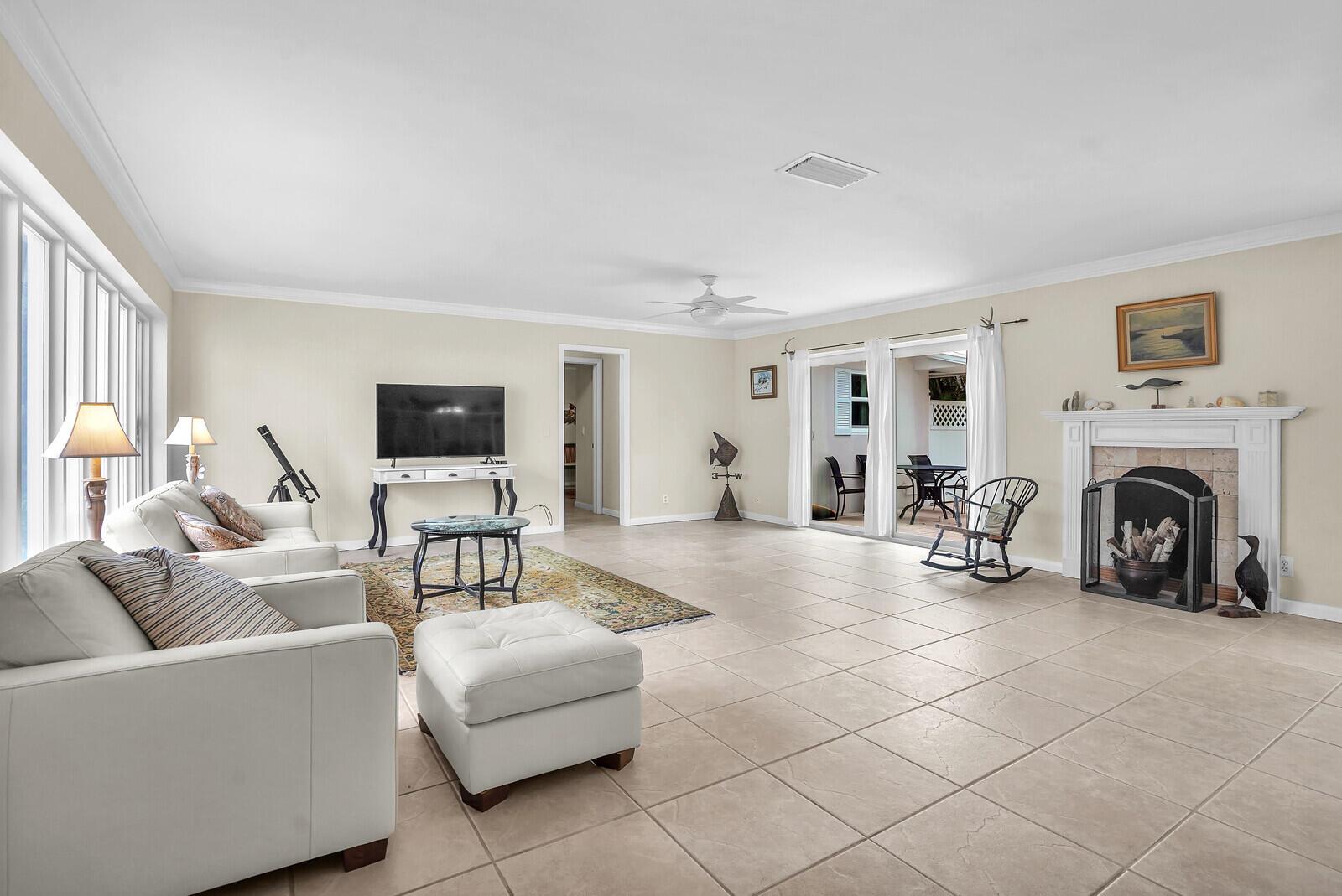 PALM BEACH ISLES 1 - Residential