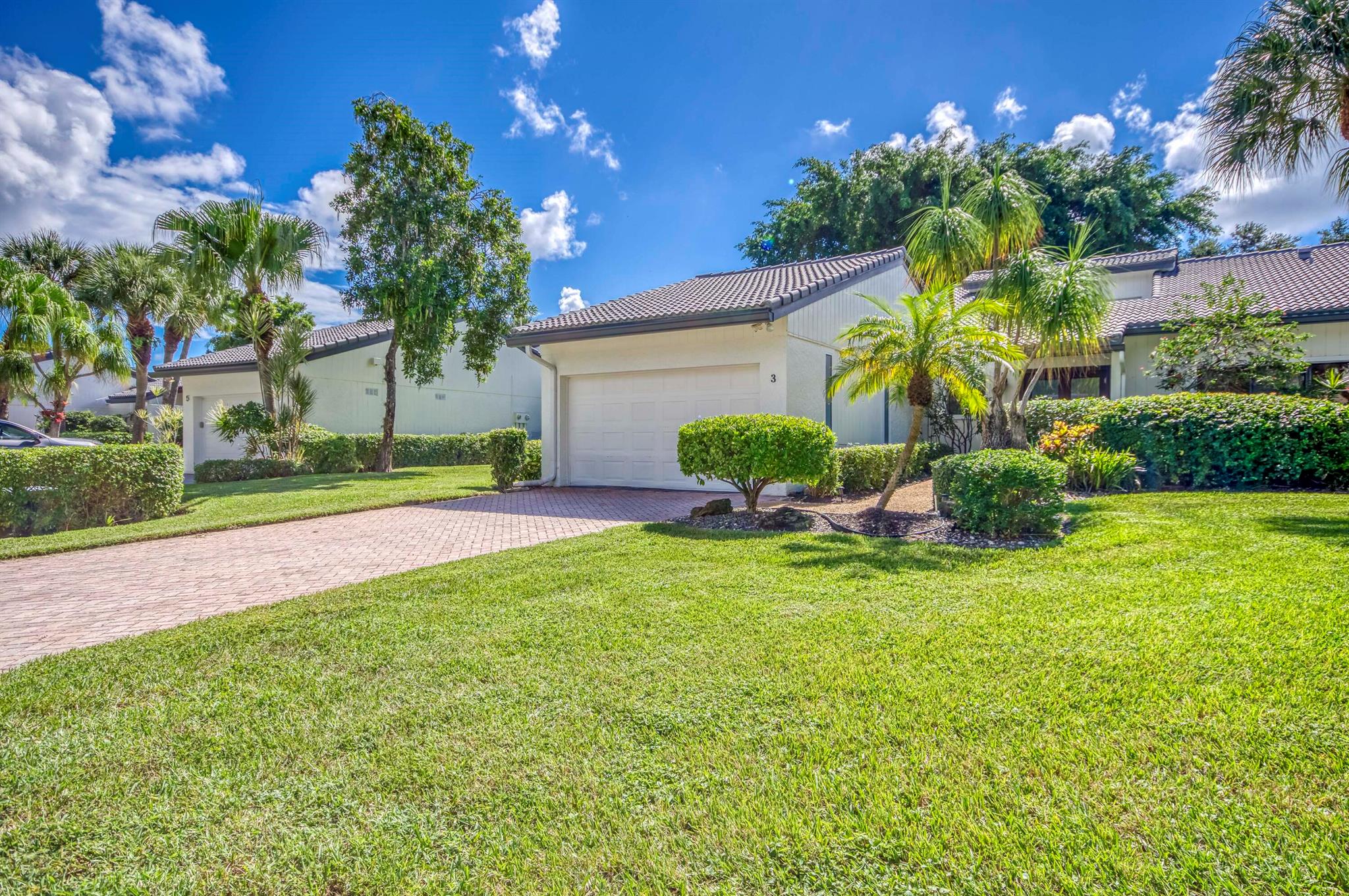 3 Brentwood Drive