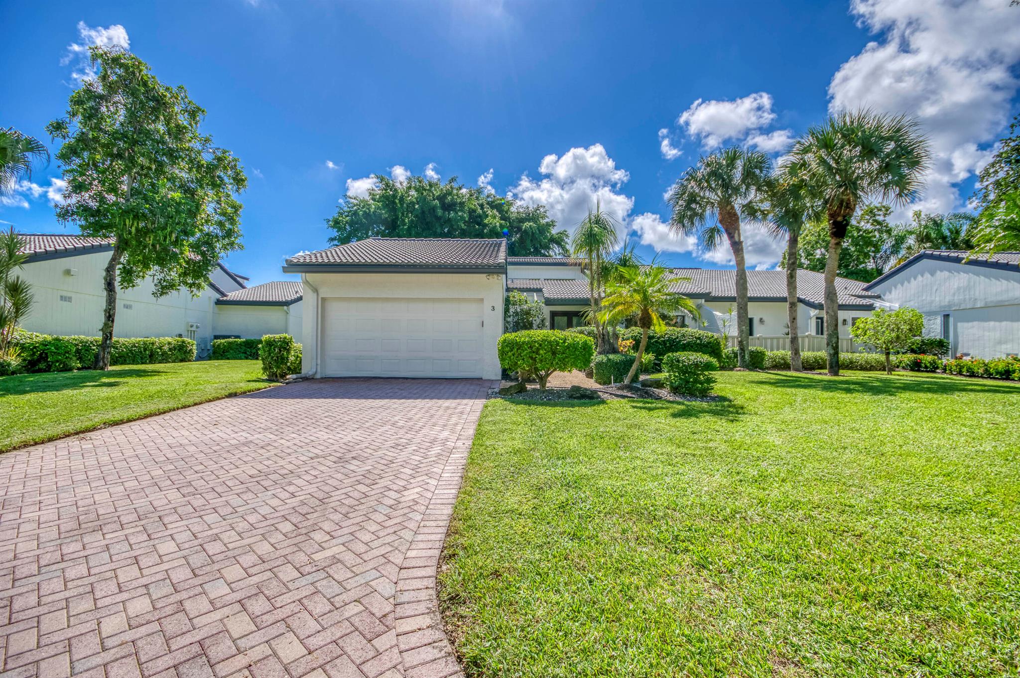 3 Brentwood Drive