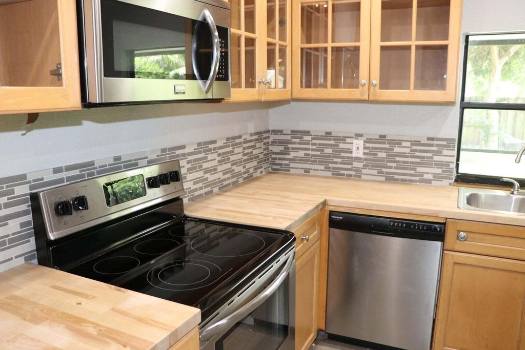 Photo of 6294 Francis Street, Jupiter, FL 33458 (MLS # R10933352)