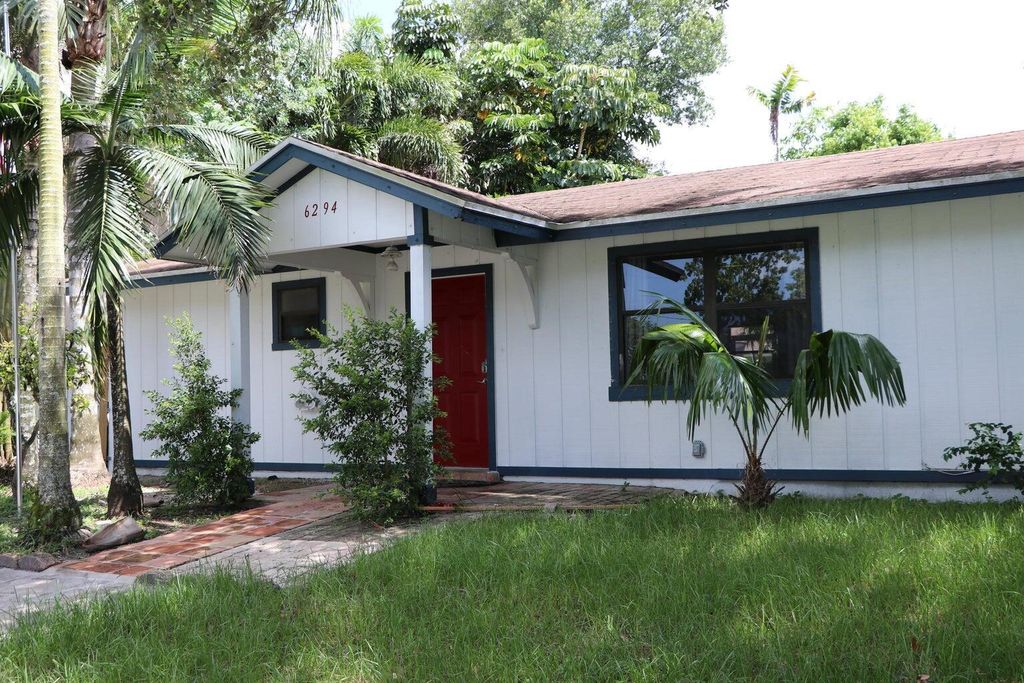 Photo of 6294 Francis Street, Jupiter, FL 33458 (MLS # R10933352)