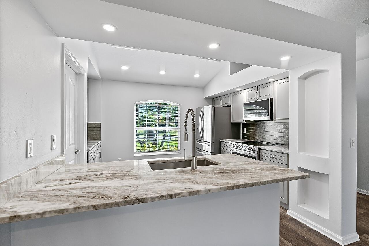 PORT ST LUCIE SECTION 3 - Residential