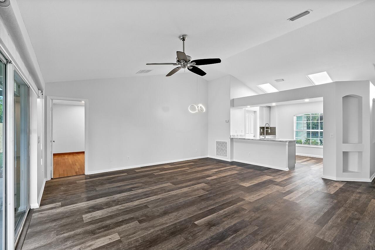 PORT ST LUCIE SECTION 3 - Residential