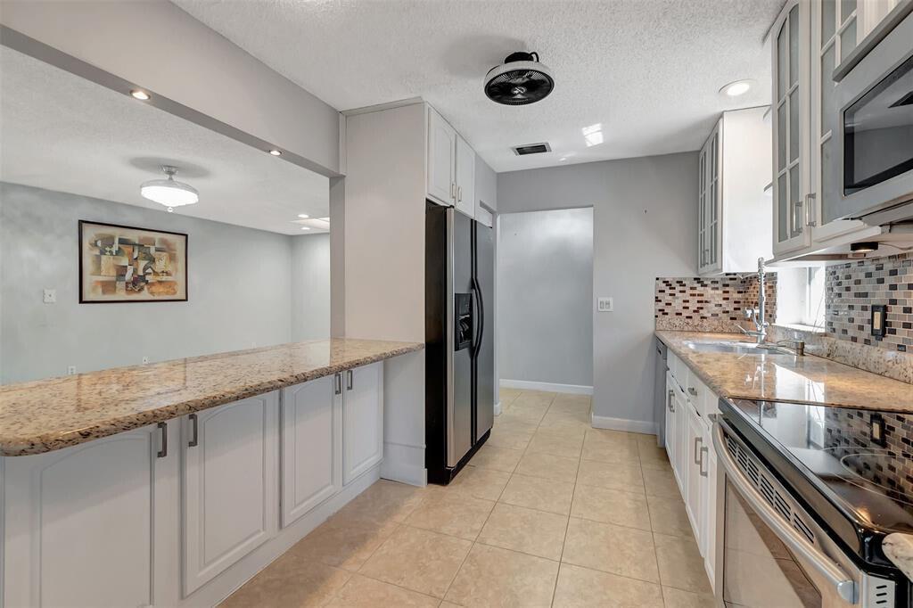 8761 Echo Lane