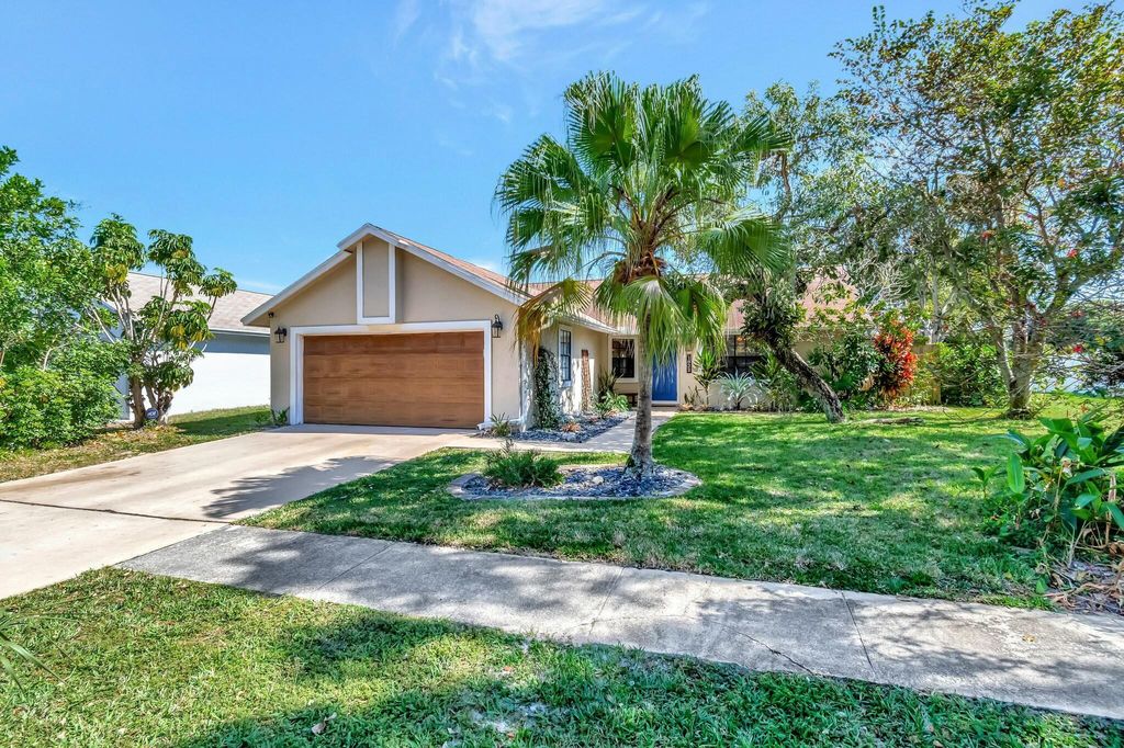 Photo of 1822 Banyan Creek Circle N, Boynton Beach, FL 33436 (MLS # R11062396)