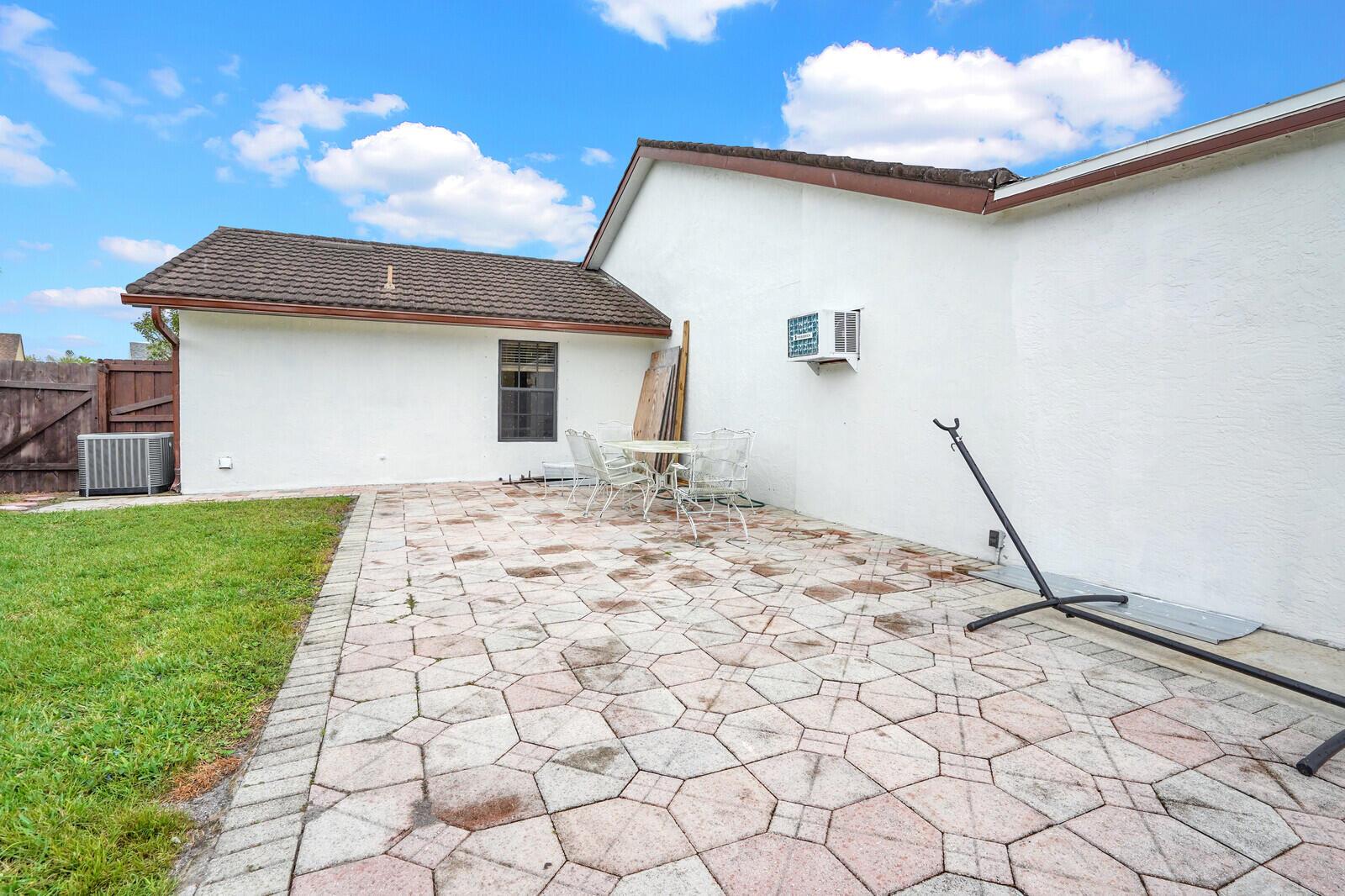 LAKES OF LANTANA PH 1-B - Residential