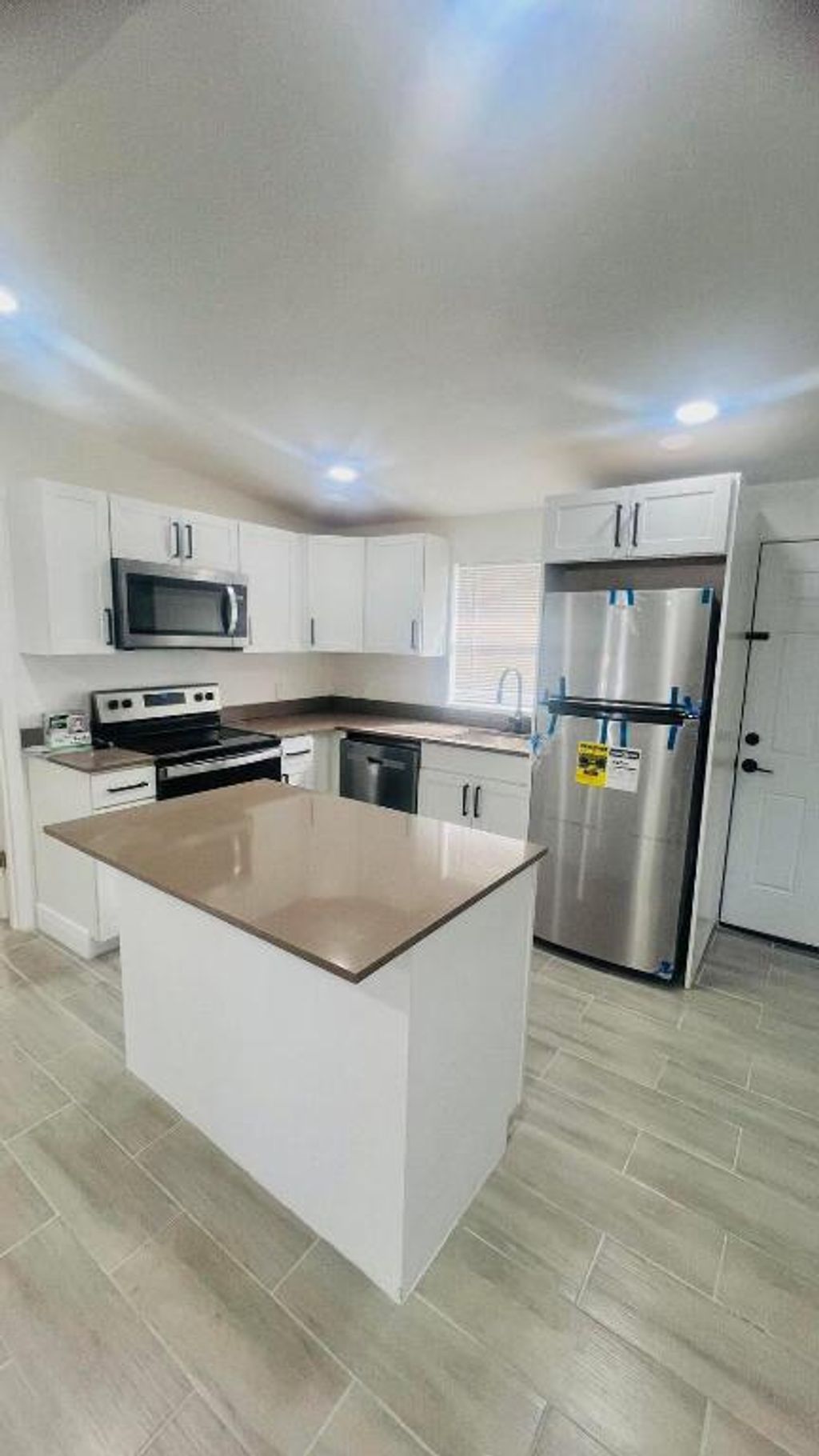 Photo of 2360 Nw 2nd St, Pompano Beach, FL 33069 (MLS # R11158777)