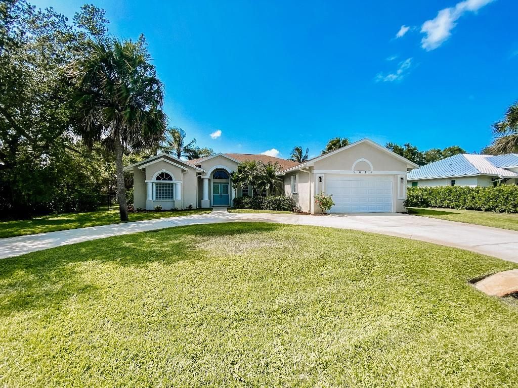 Photo of 5013 SE Schooner Oaks Way, Stuart, FL 34997 (MLS # F10285926)