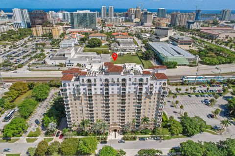 Condominium in West Palm Beach FL 616 Clearwater Park Road.jpg