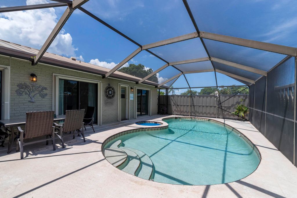 Photo of 5652 Golden Eagle Circle, Palm Beach Gardens, FL 33418 (MLS # R10849308)