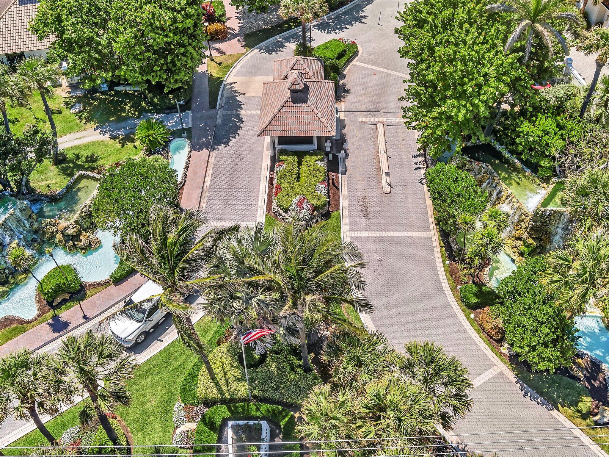 CARRON HOUSE CONDO - Residential