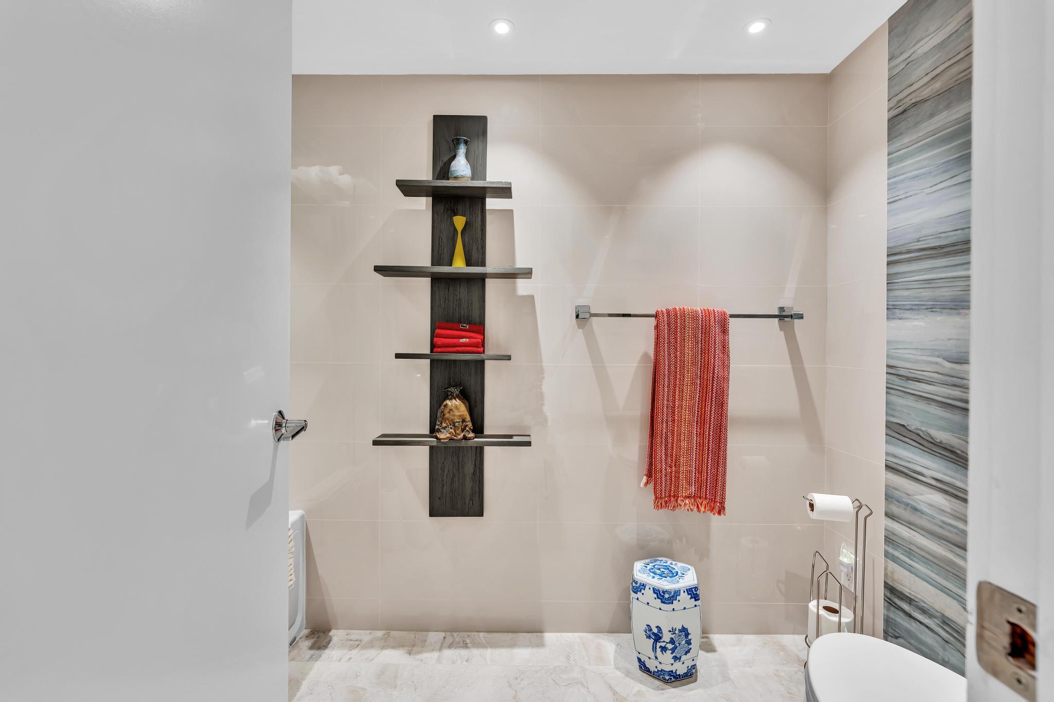 CARRON HOUSE CONDO - Residential