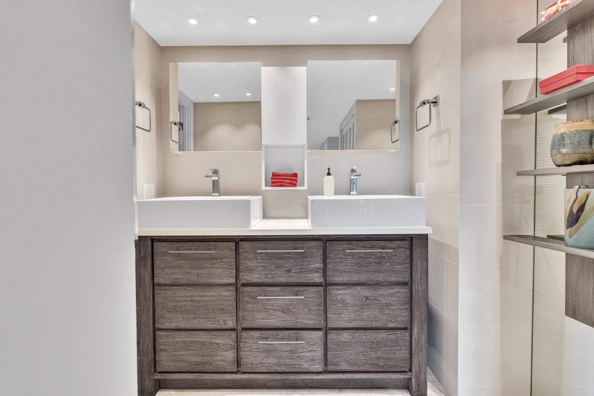 CARRON HOUSE CONDO - Residential