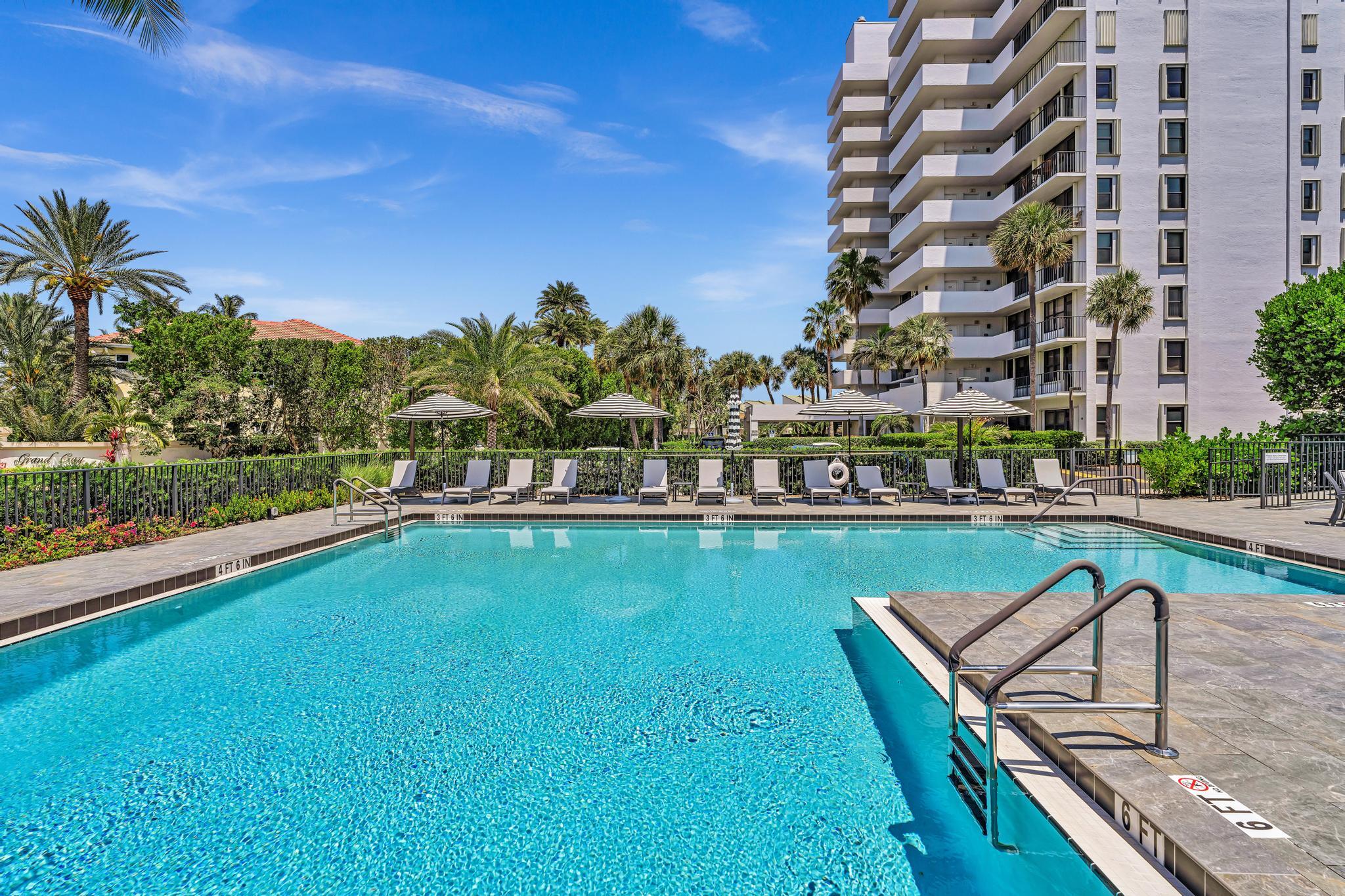 CARRON HOUSE CONDO - Residential