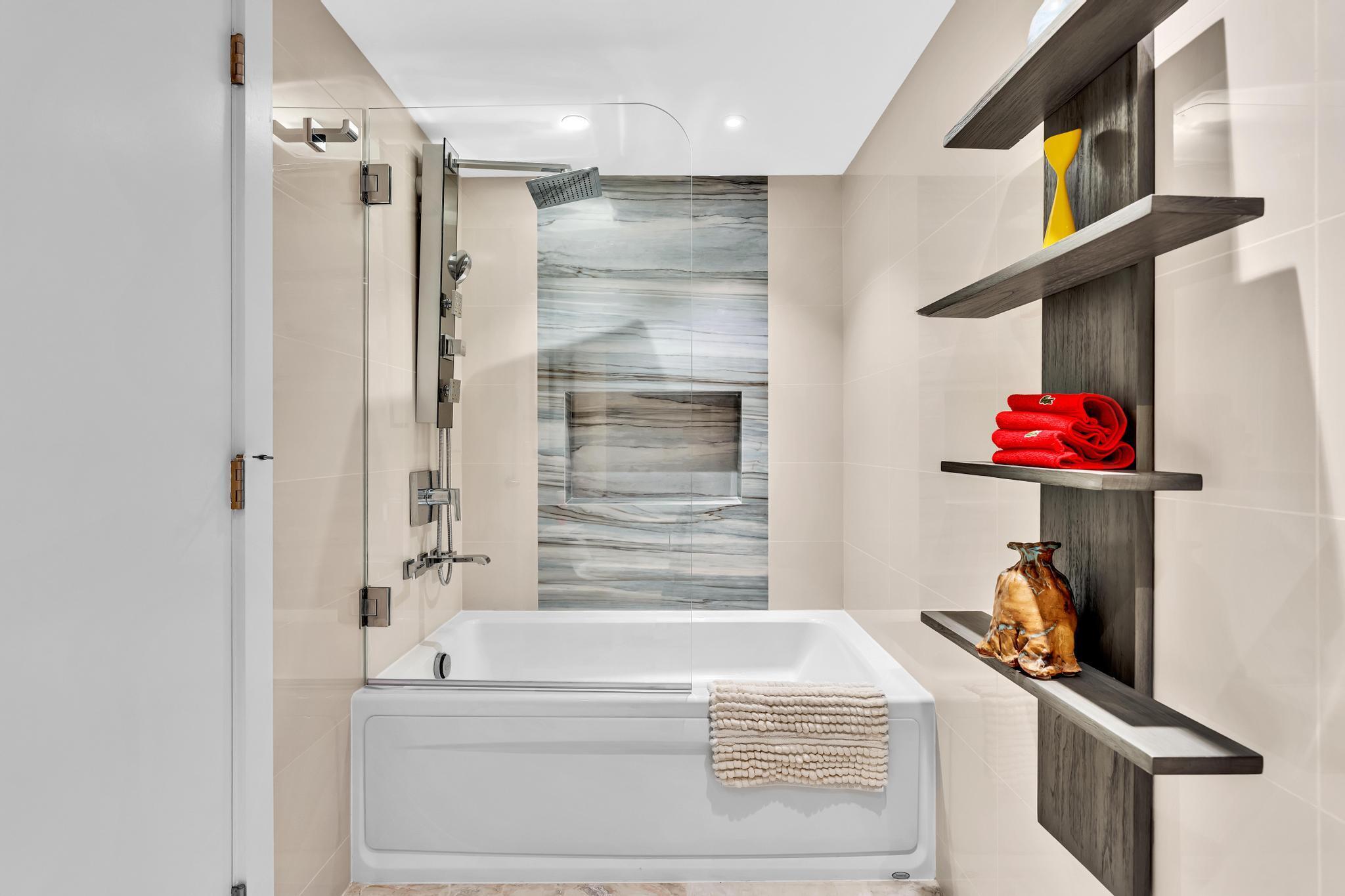CARRON HOUSE CONDO - Residential