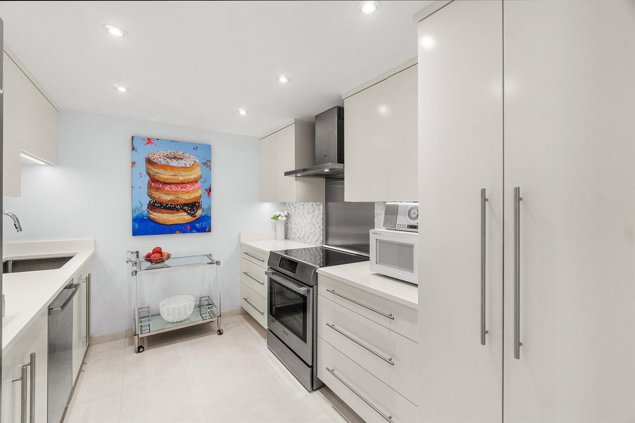 100 Sunrise Avenue 319