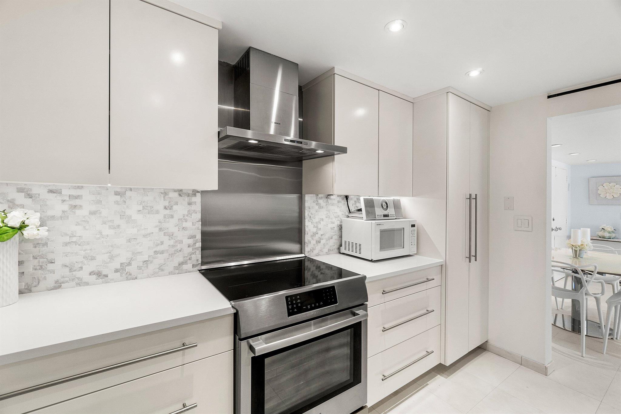 100 Sunrise Avenue 319