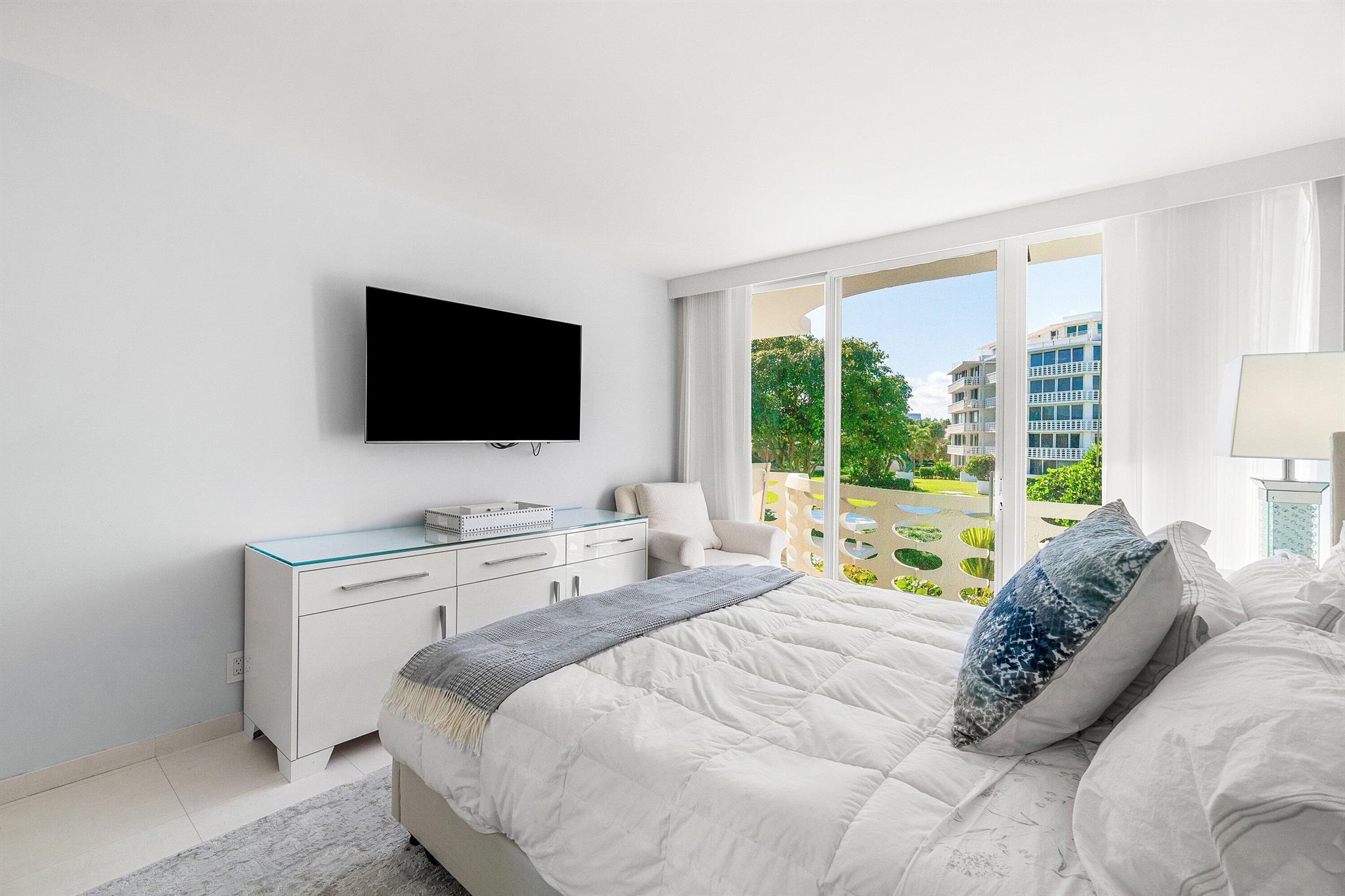 SUN AND SURF ONE HUNDRED - Residential