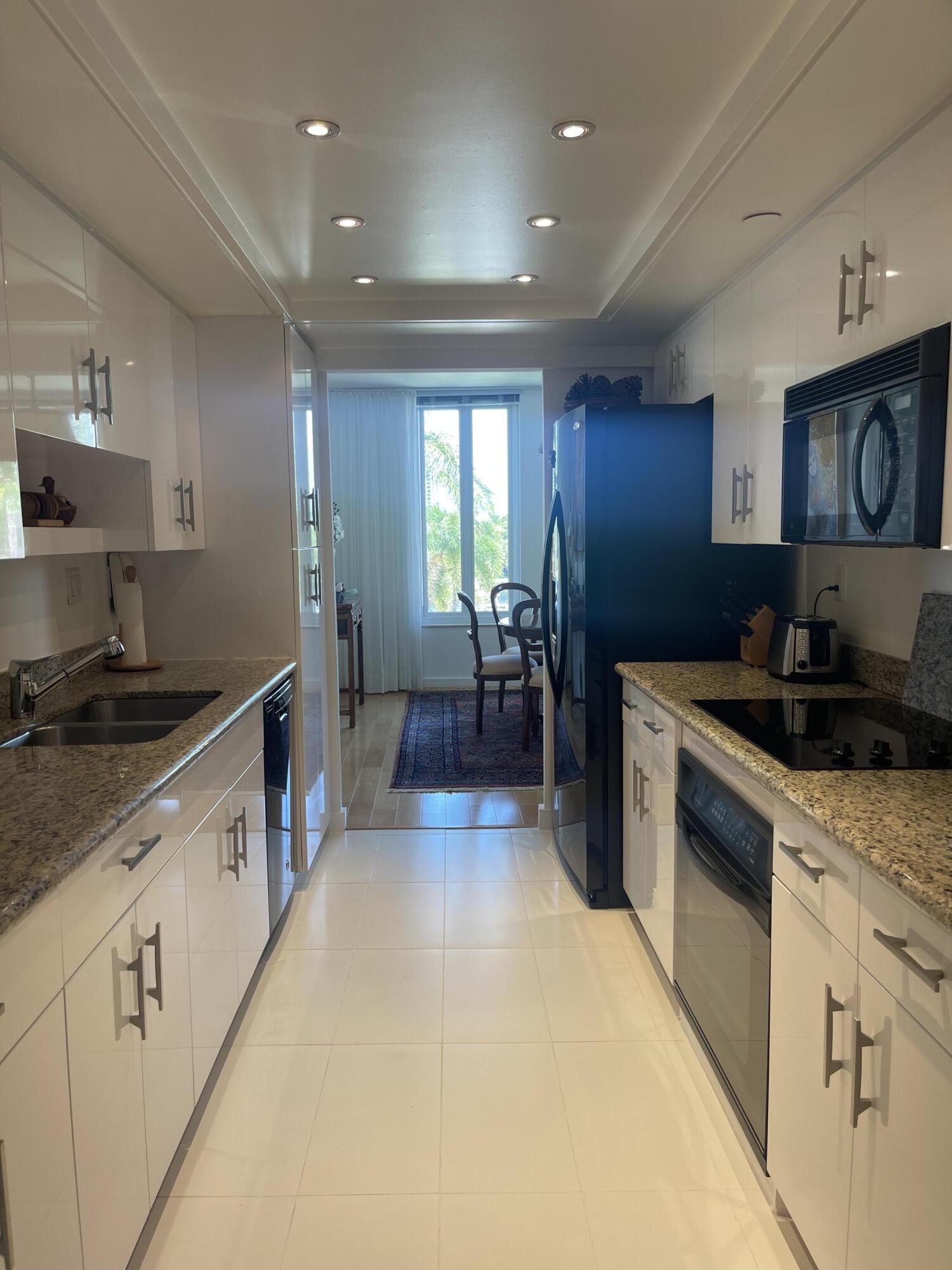 MIZNER COURT CONDO - Residential Lease