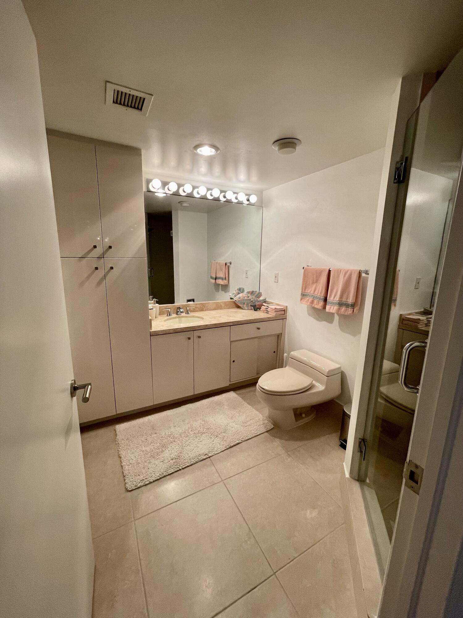 MIZNER COURT CONDO - Residential Lease