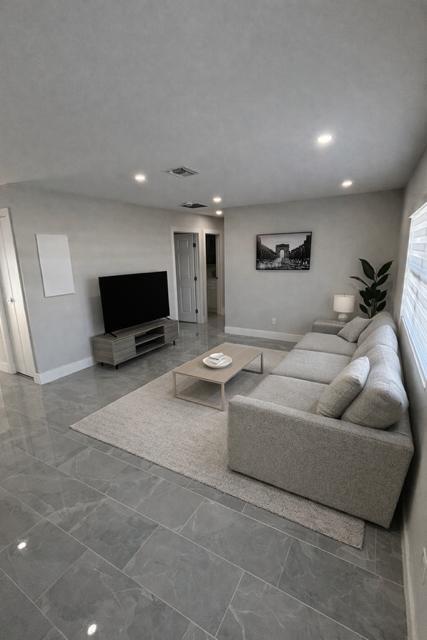 520 SW 13TH Place