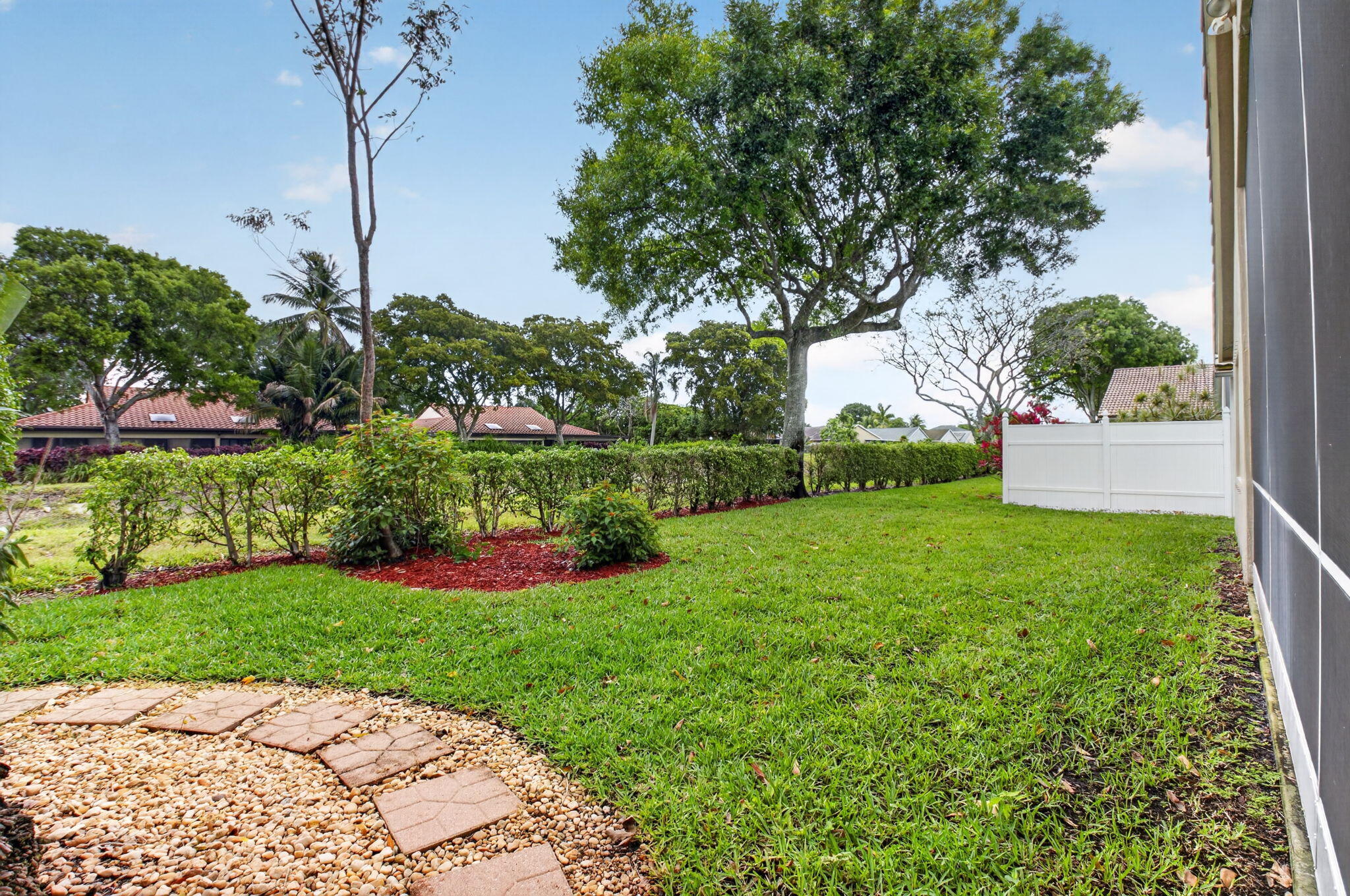 Royal Lakes - Residential