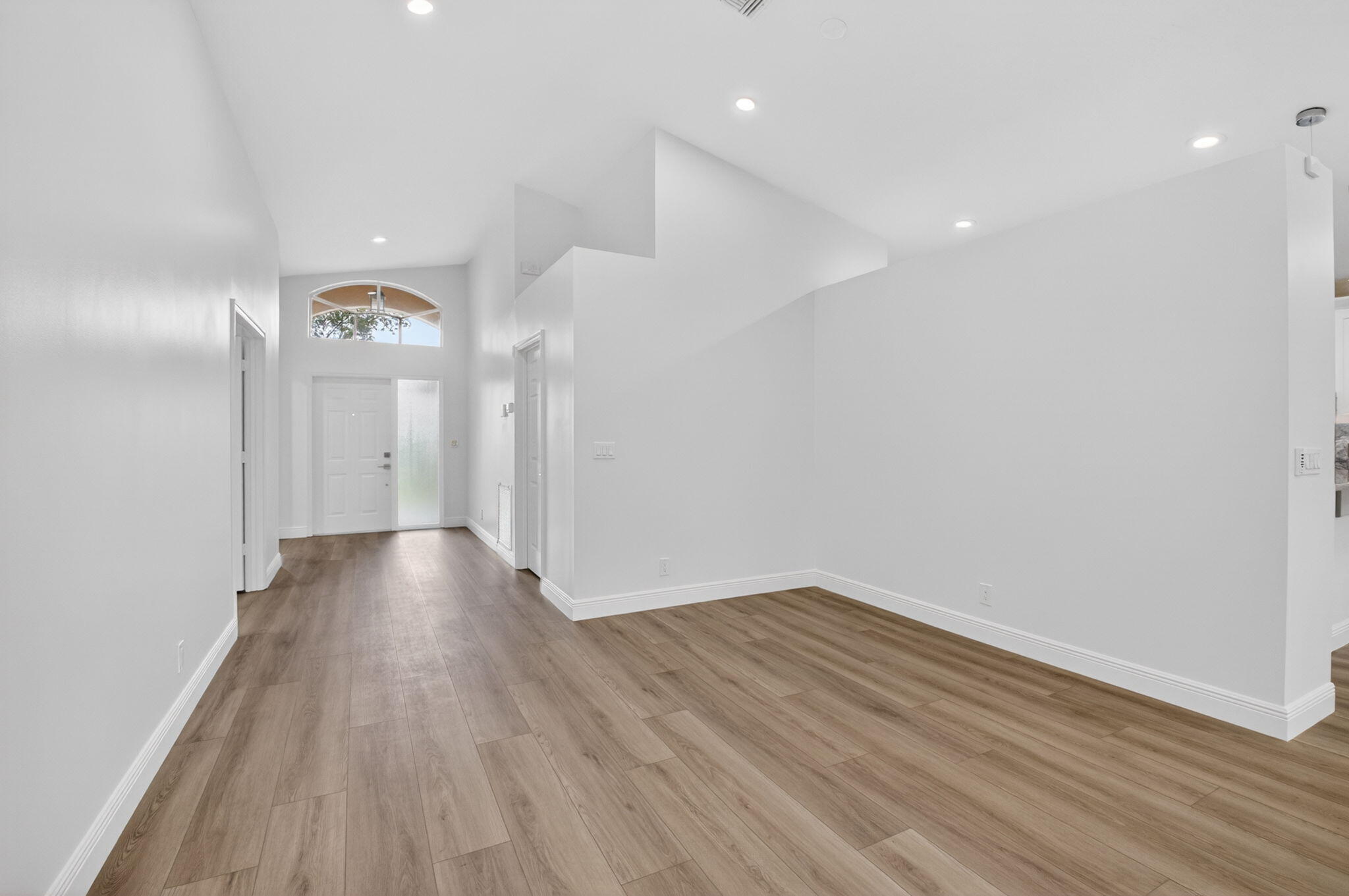 Royal Lakes - Residential