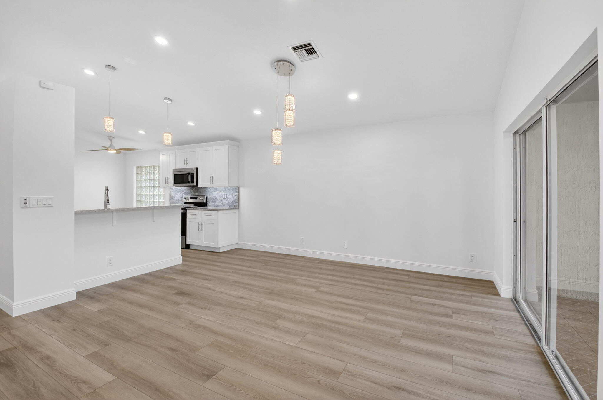 Royal Lakes - Residential