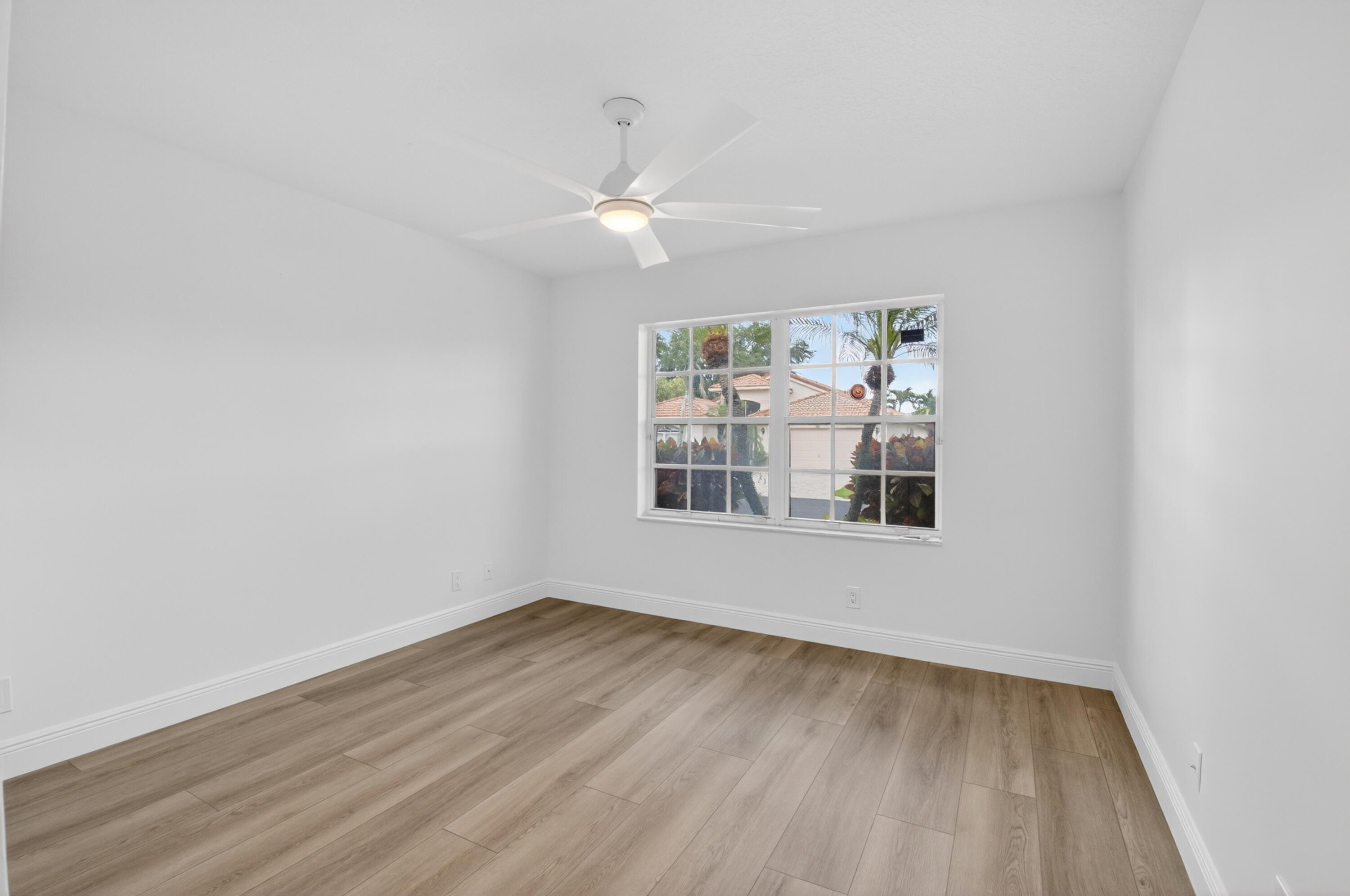Royal Lakes - Residential