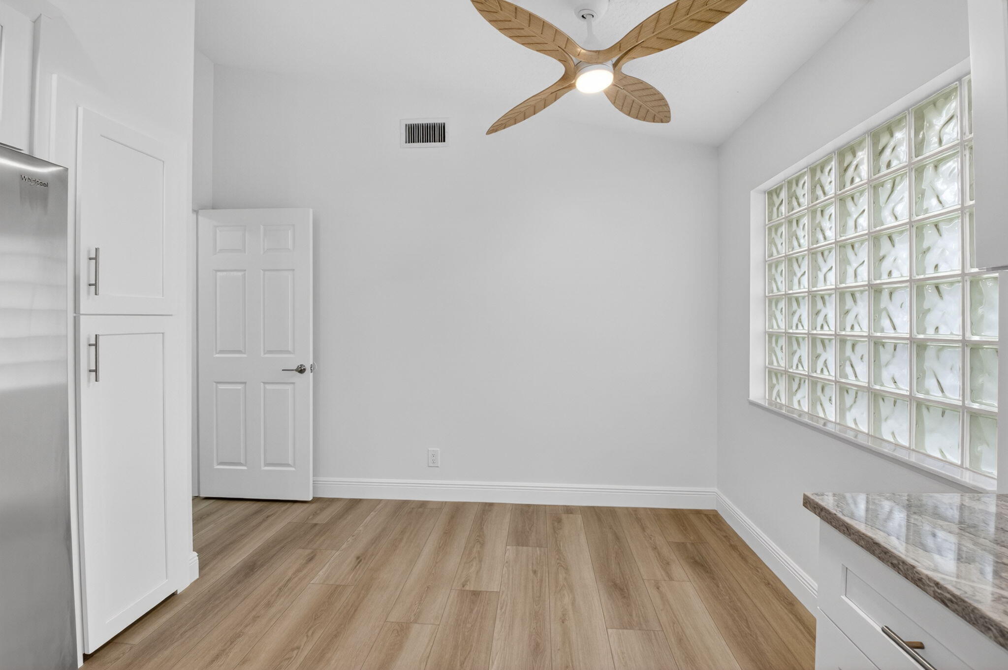 Royal Lakes - Residential