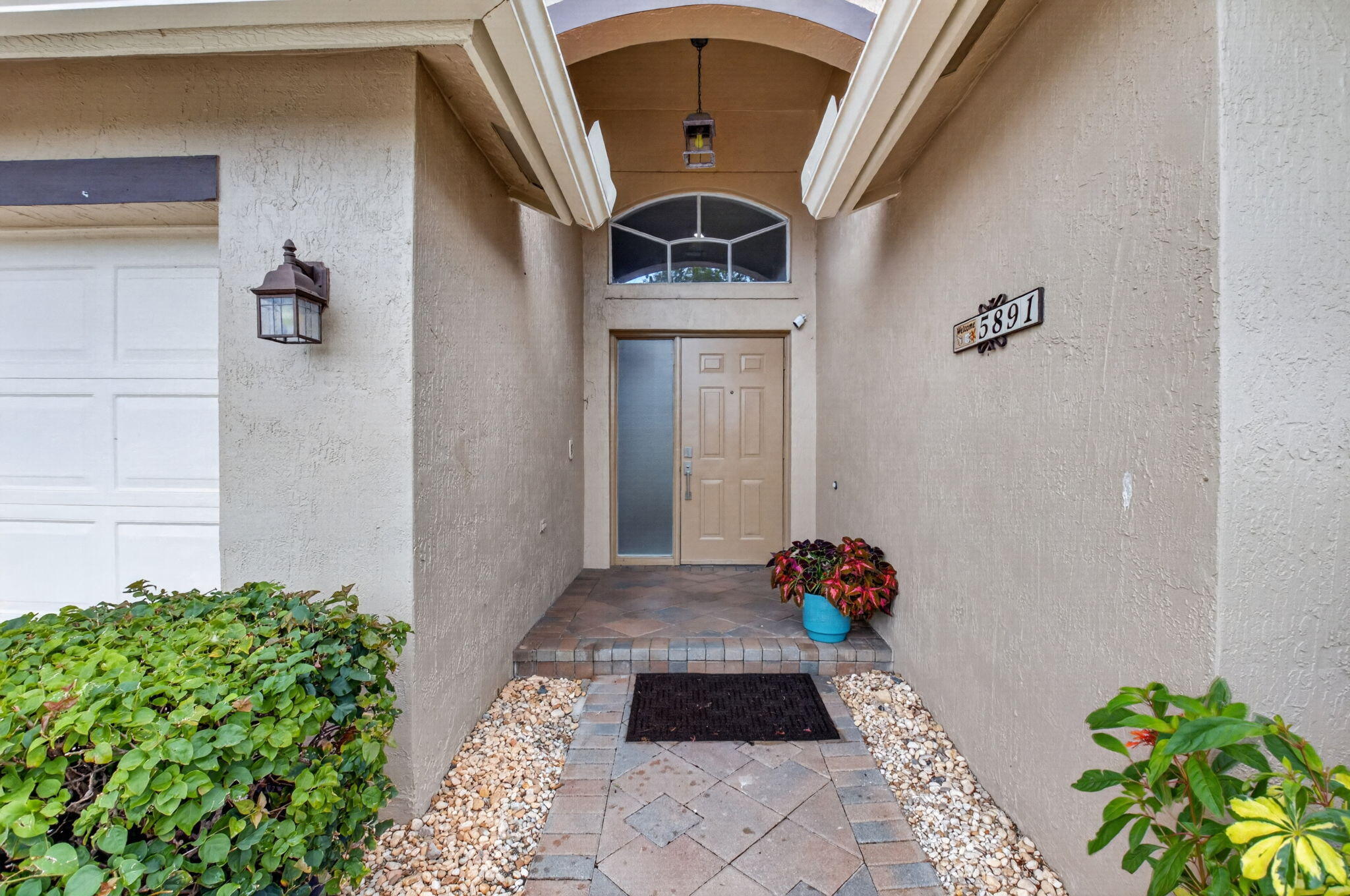 Royal Lakes - Residential