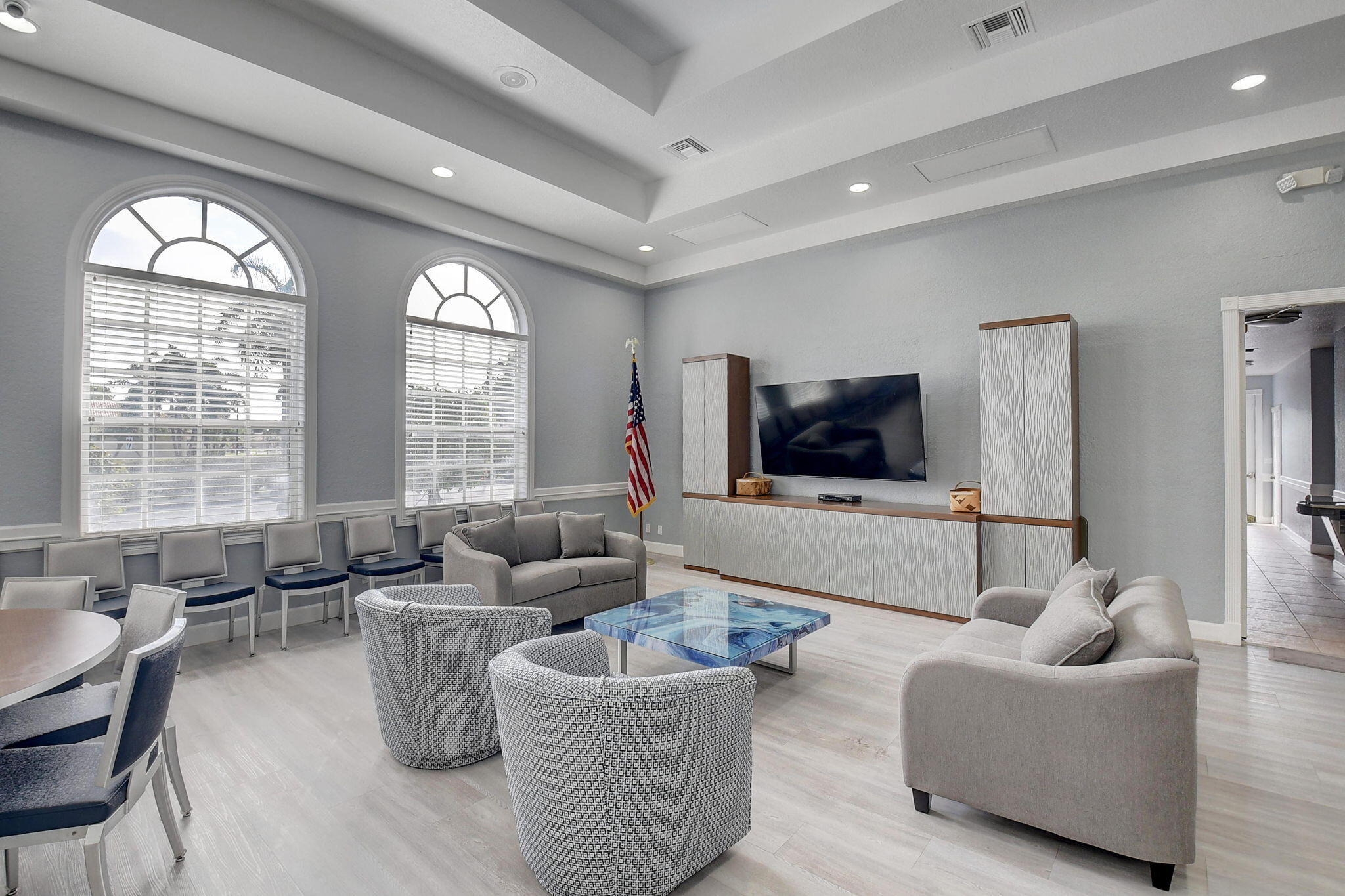 Royal Lakes - Residential
