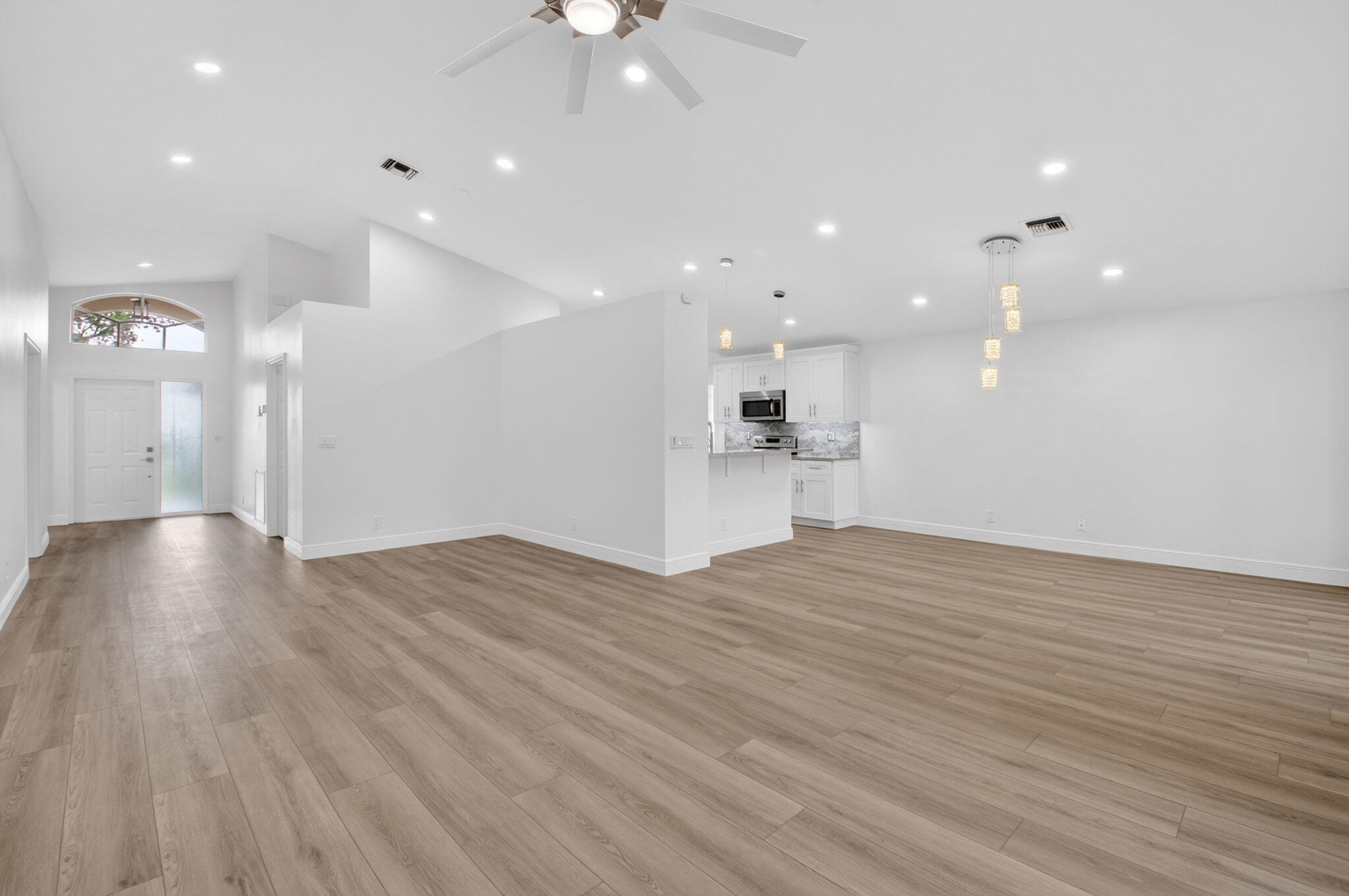 Royal Lakes - Residential