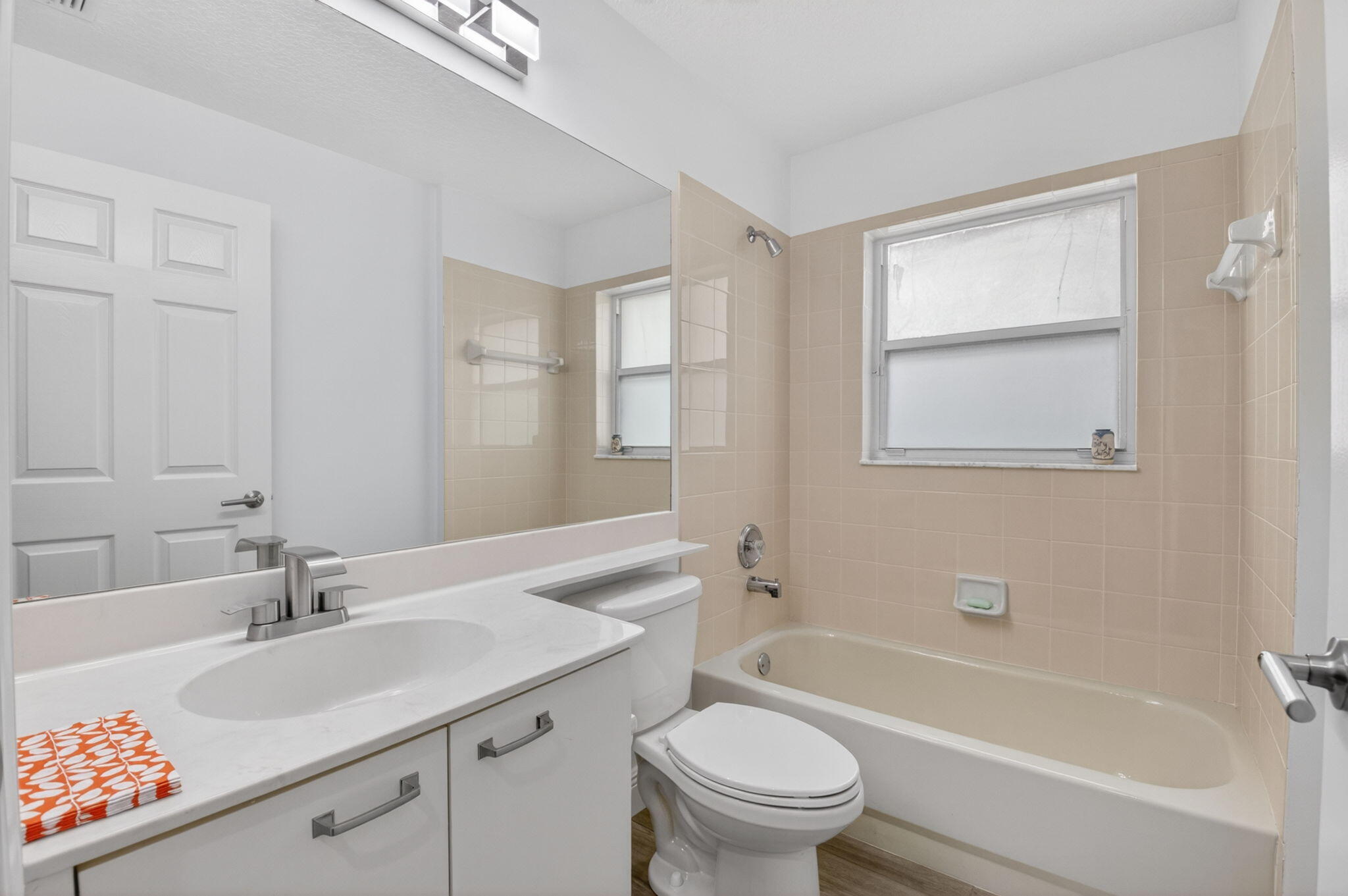 Royal Lakes - Residential