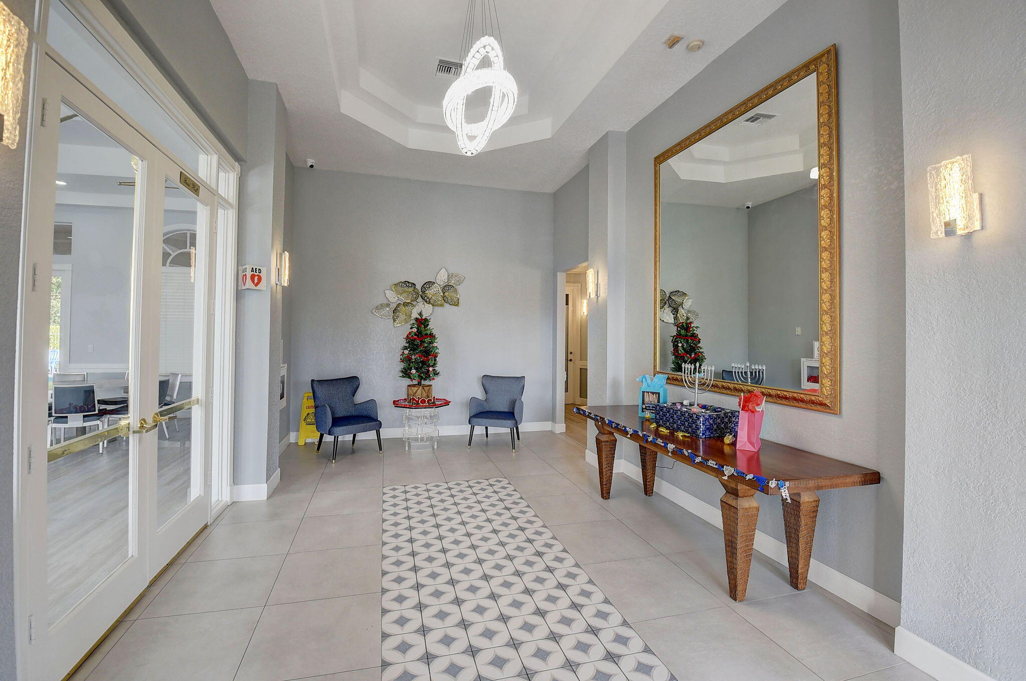 Royal Lakes - Residential